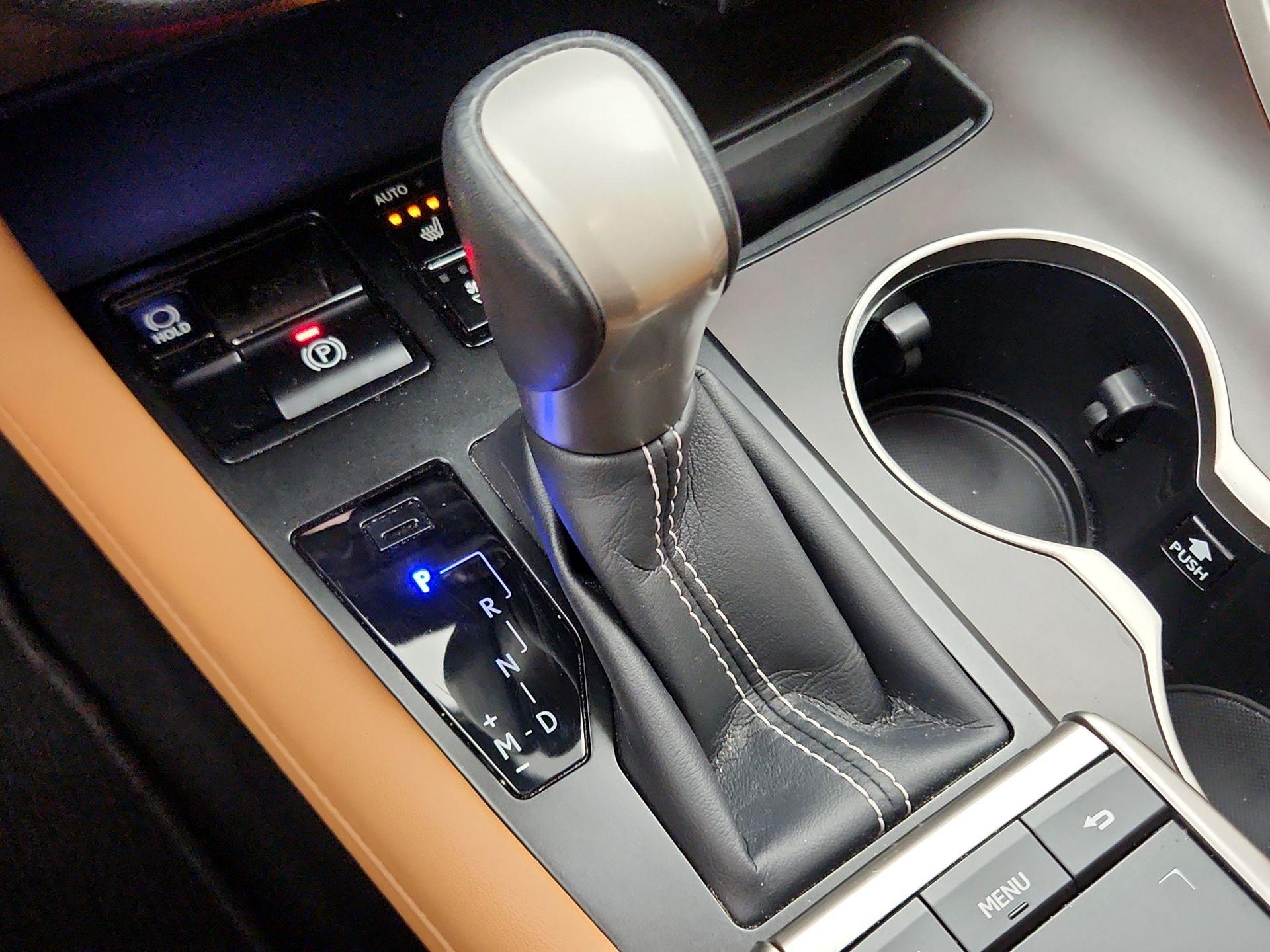 Thumbnail: 2022 Lexus RX - 17