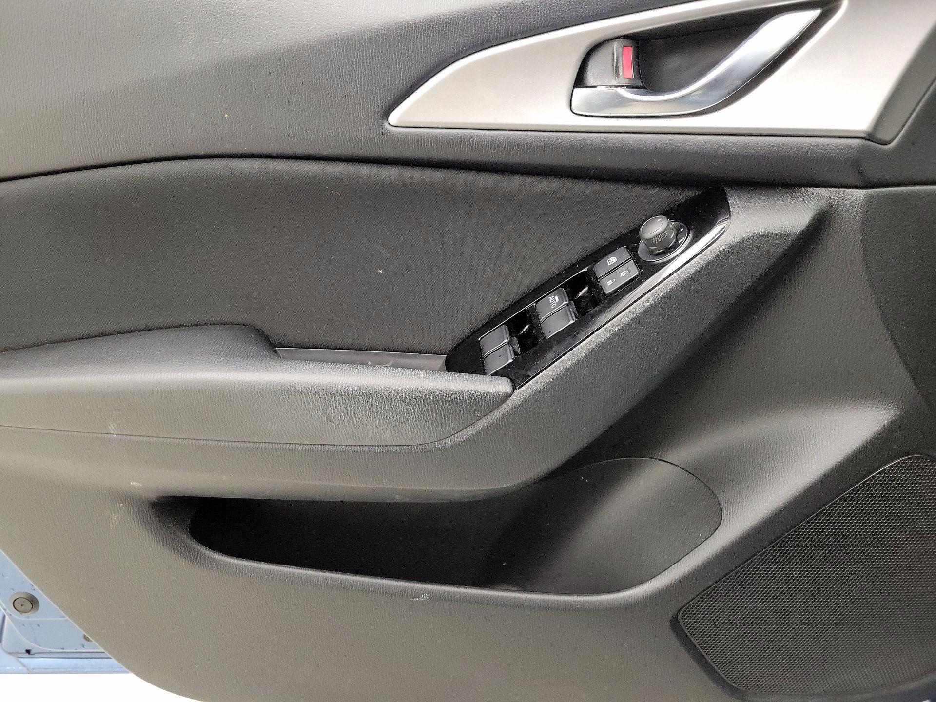 Thumbnail: 2018 Mazda Mazda3 - 12