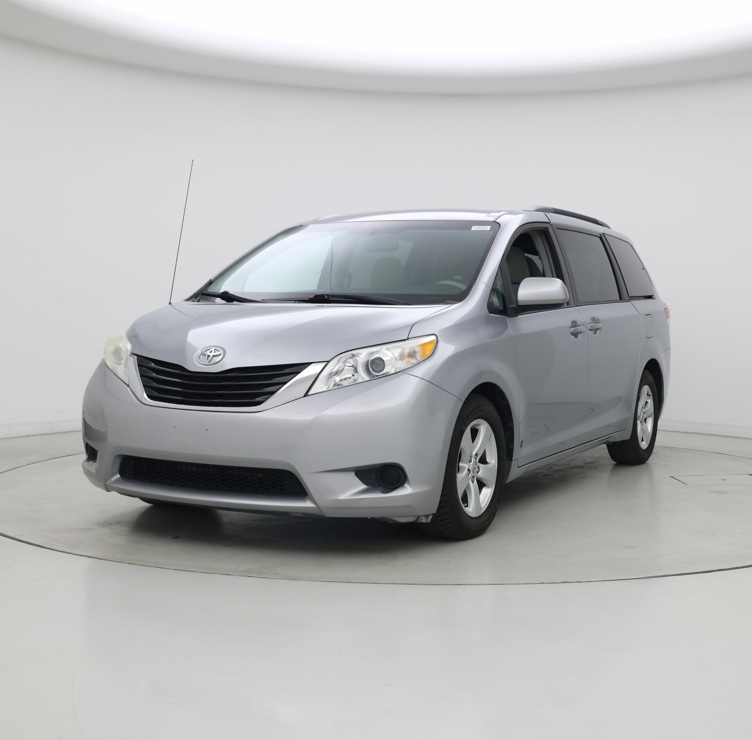 Thumbnail: 2014 Toyota Sienna - 4