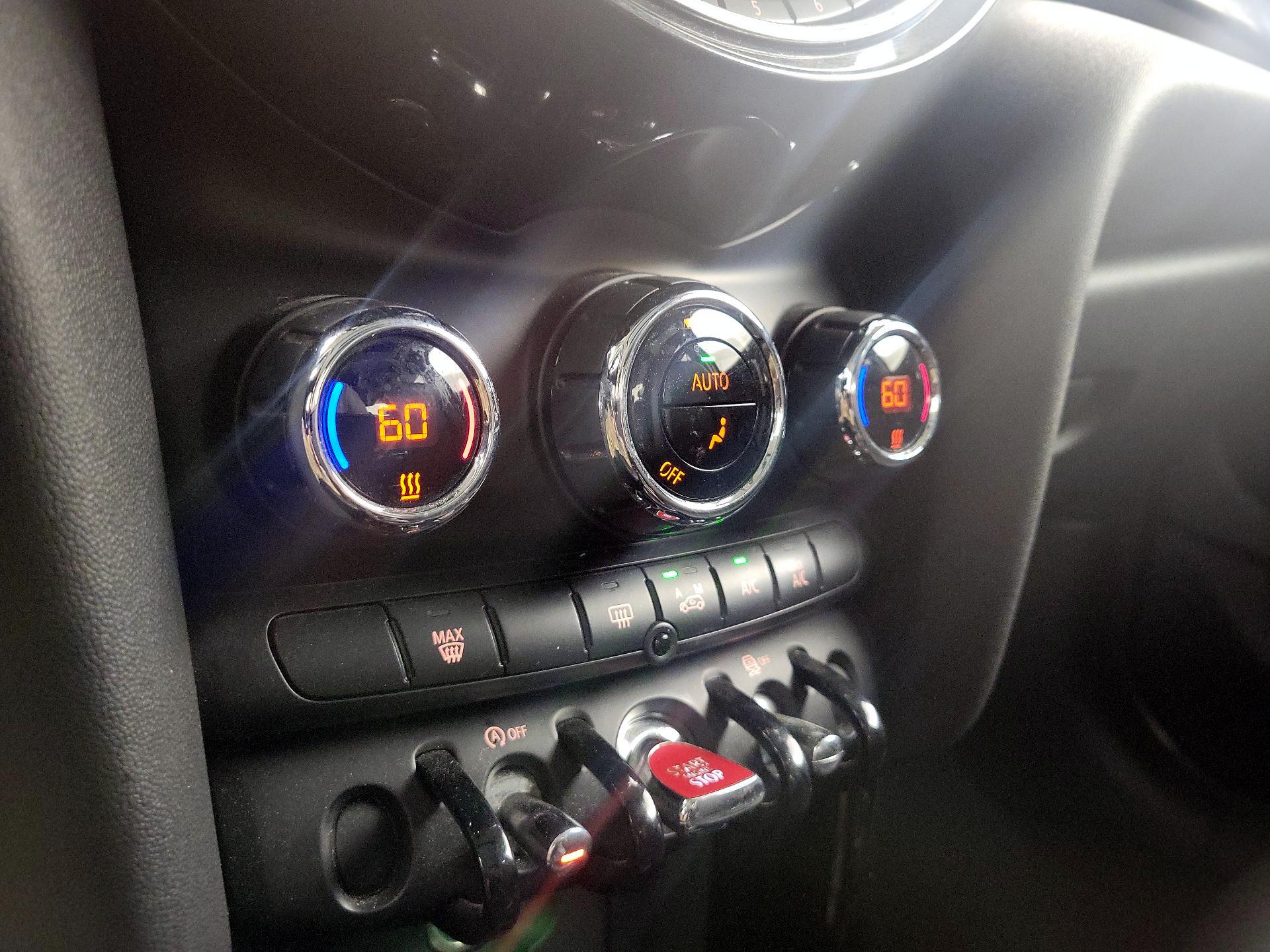 Thumbnail: 2015 MINI Cooper Hardtop - 15