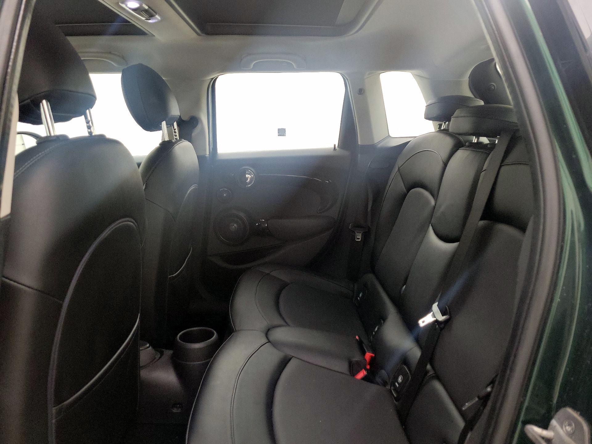 Thumbnail: 2015 MINI Cooper Hardtop - 19