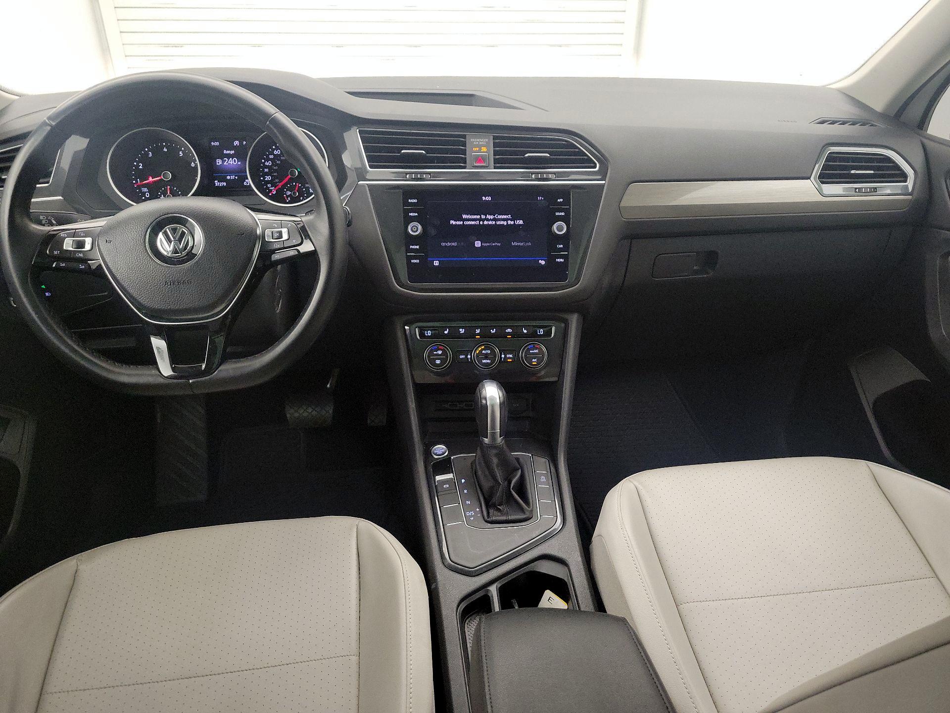 Thumbnail: 2018 Volkswagen Tiguan - 9