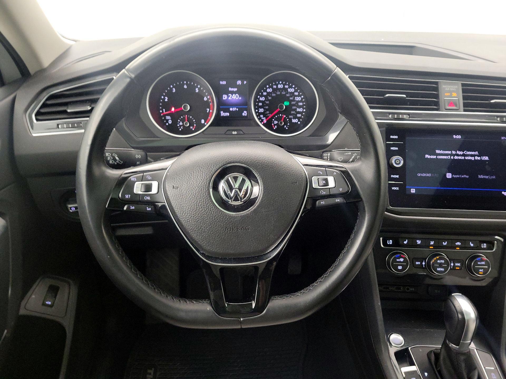 Thumbnail: 2018 Volkswagen Tiguan - 10