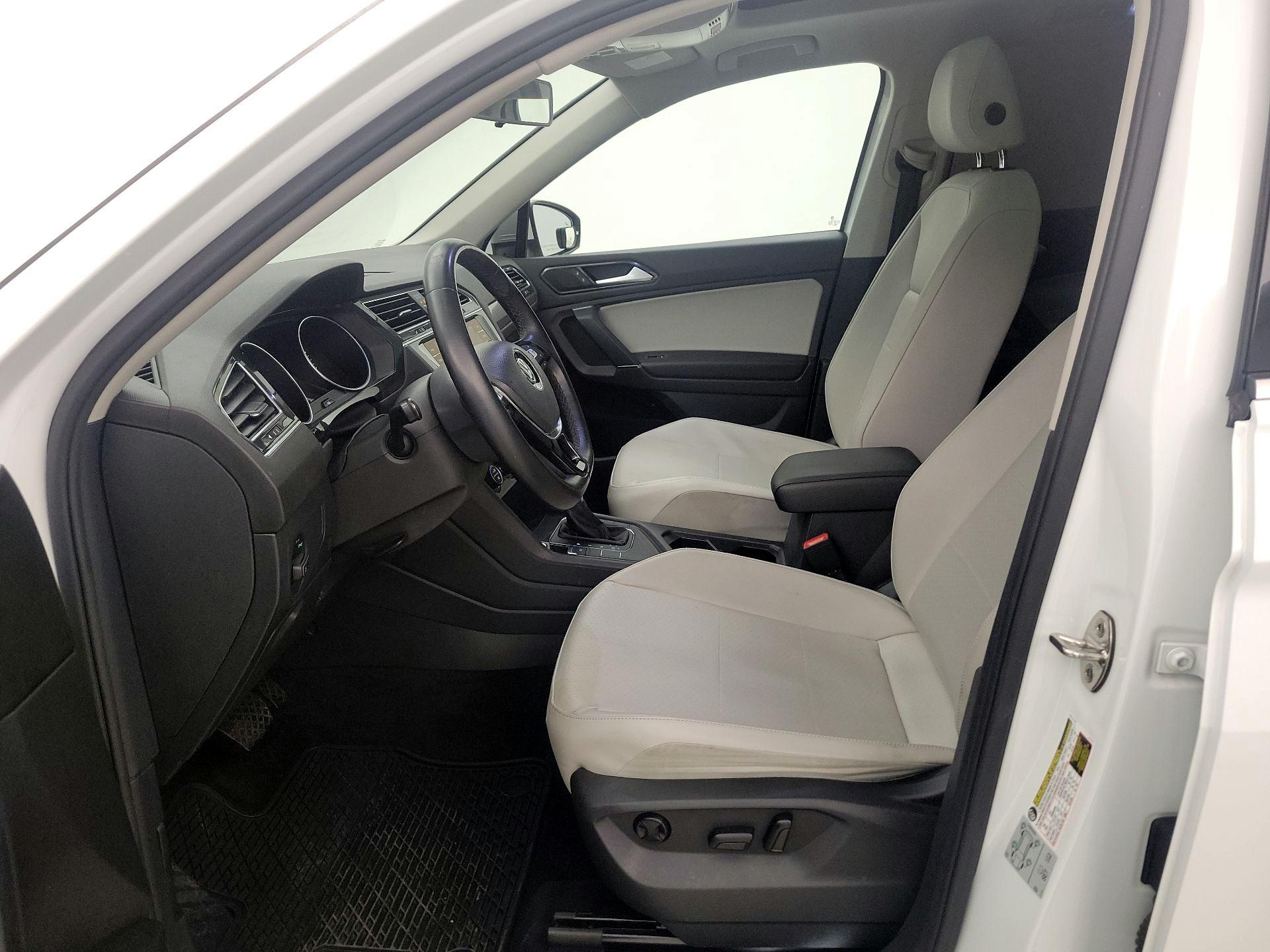 Thumbnail: 2018 Volkswagen Tiguan - 11