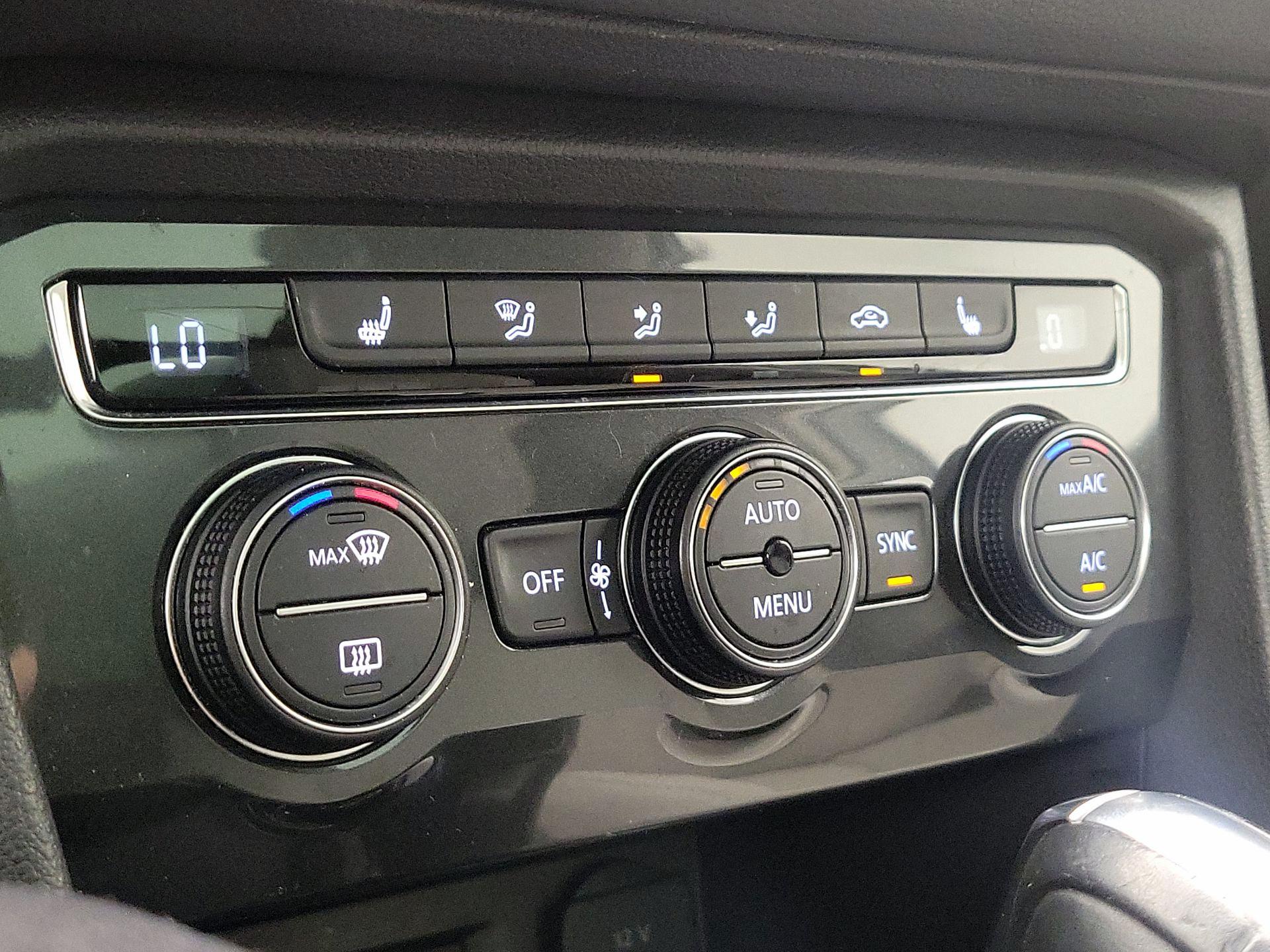 Thumbnail: 2018 Volkswagen Tiguan - 16