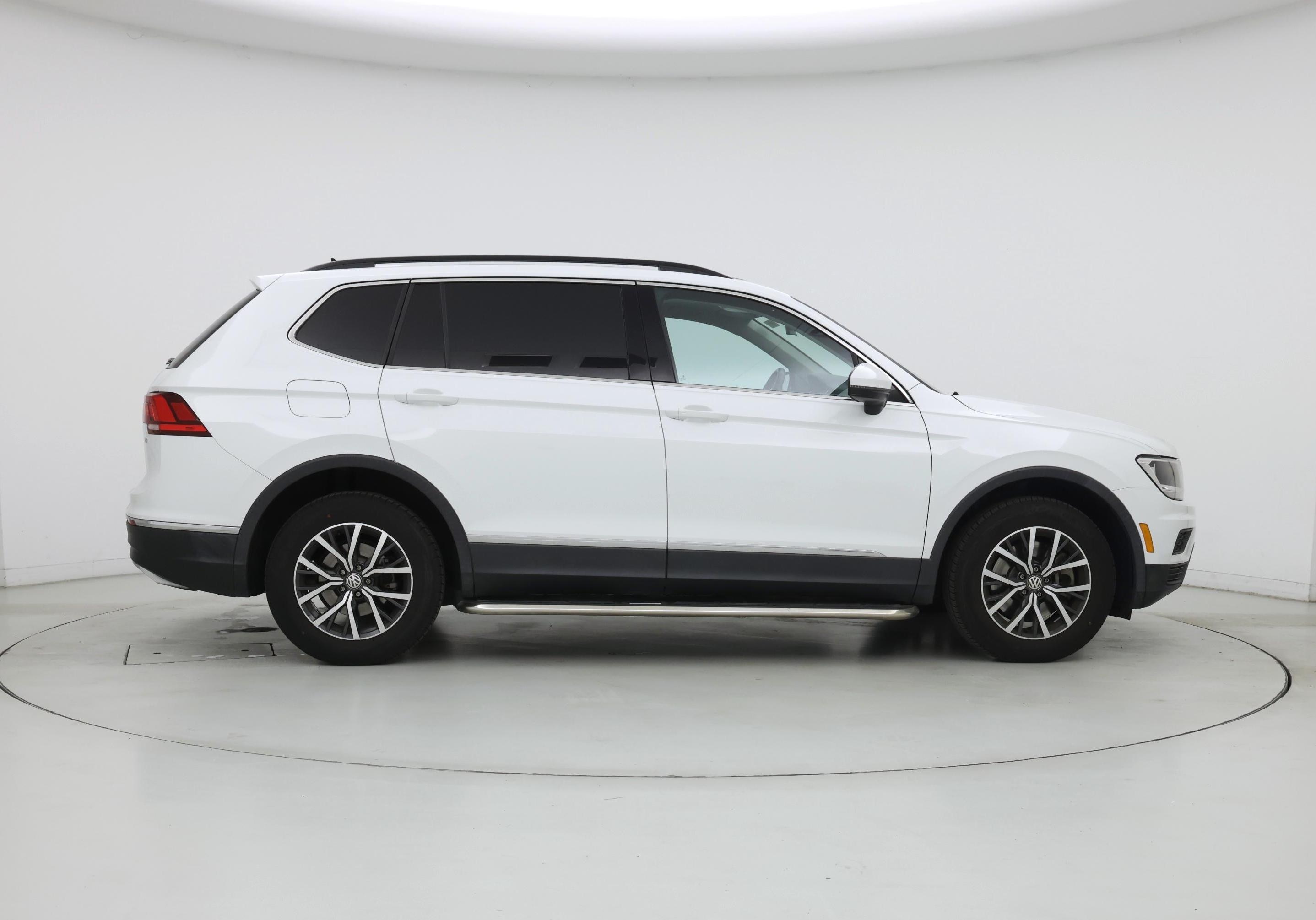 Thumbnail: 2018 Volkswagen Tiguan - 7