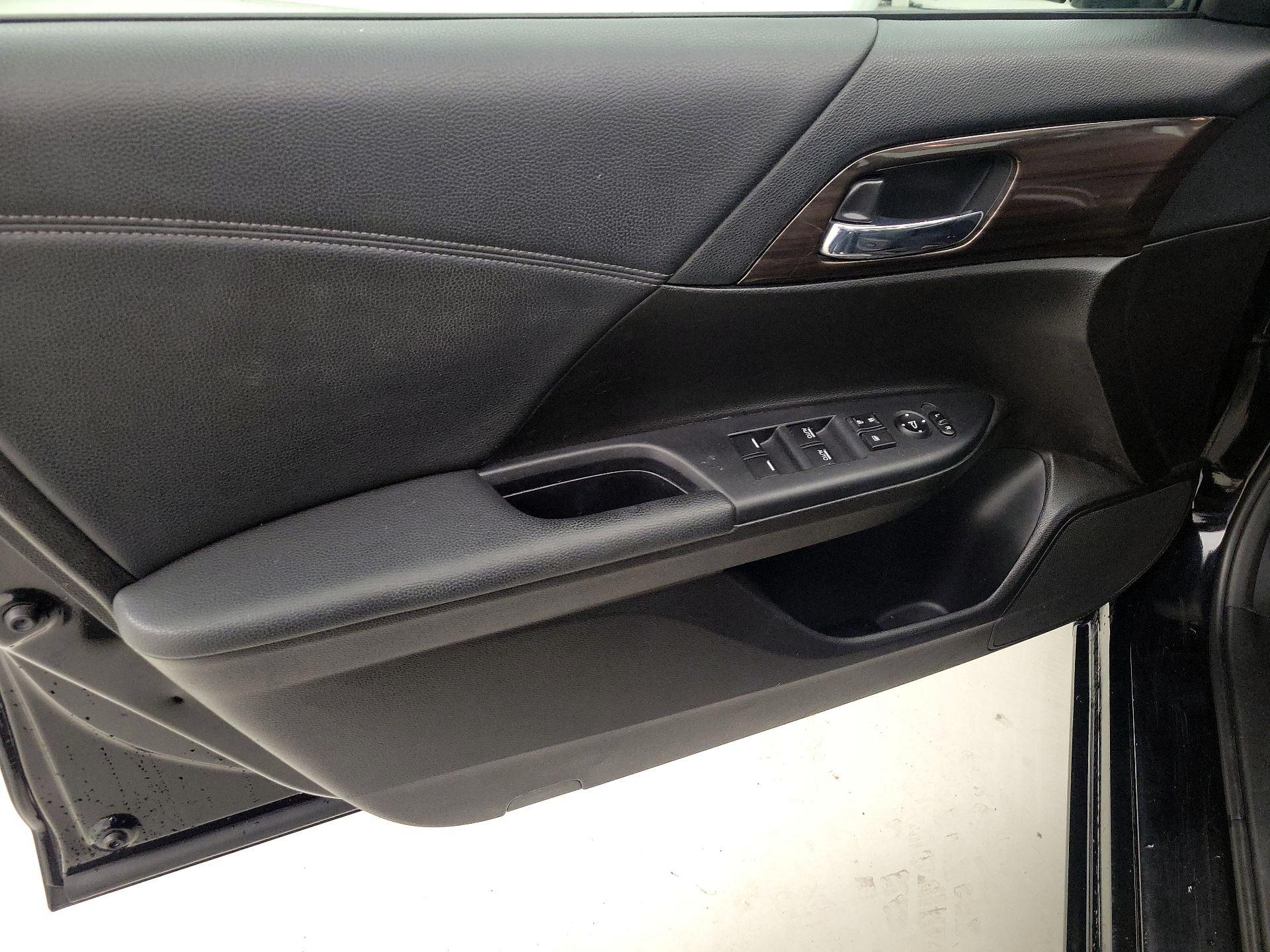 Thumbnail: 2016 Honda Accord - 12