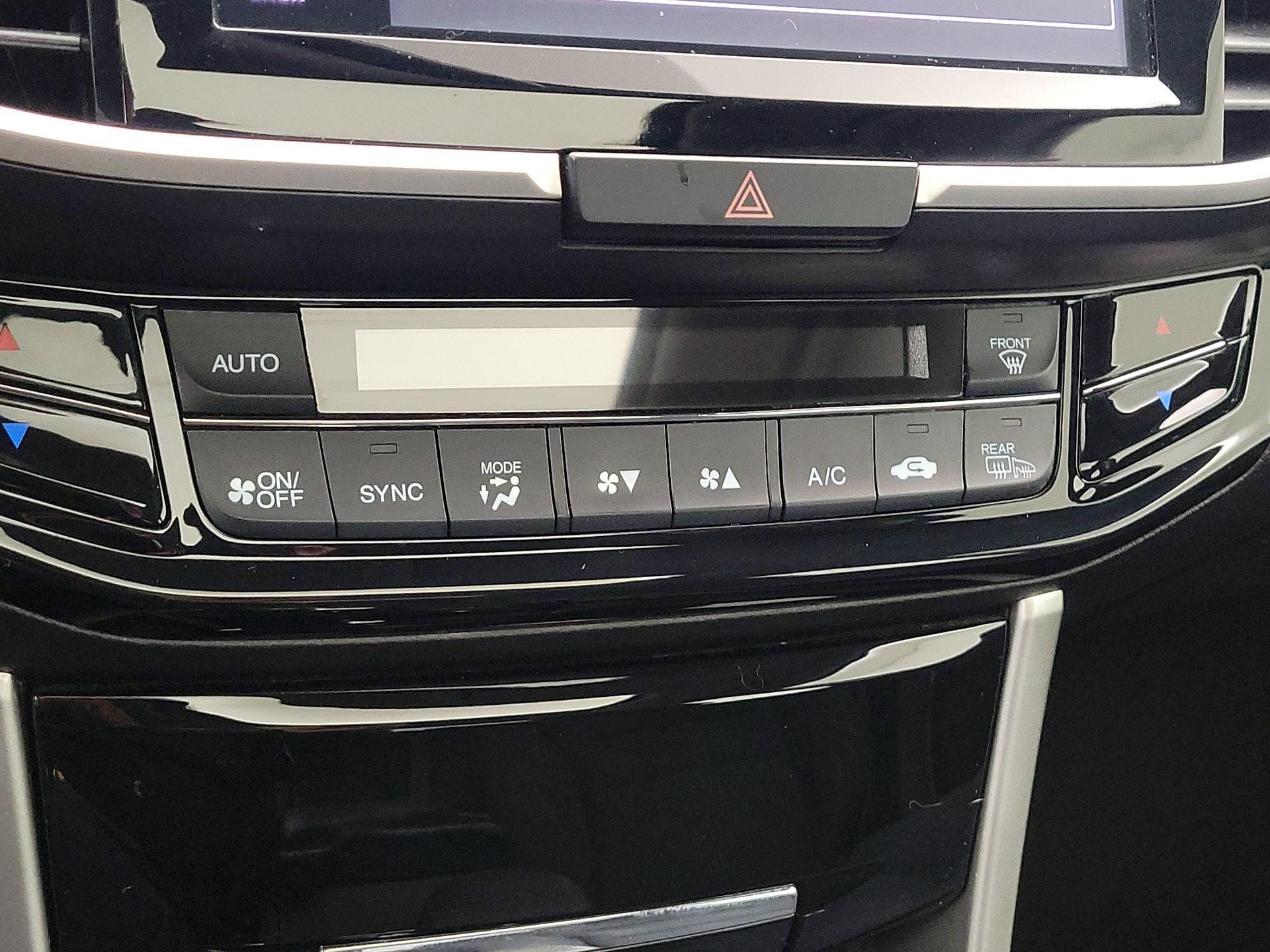 Thumbnail: 2016 Honda Accord - 16