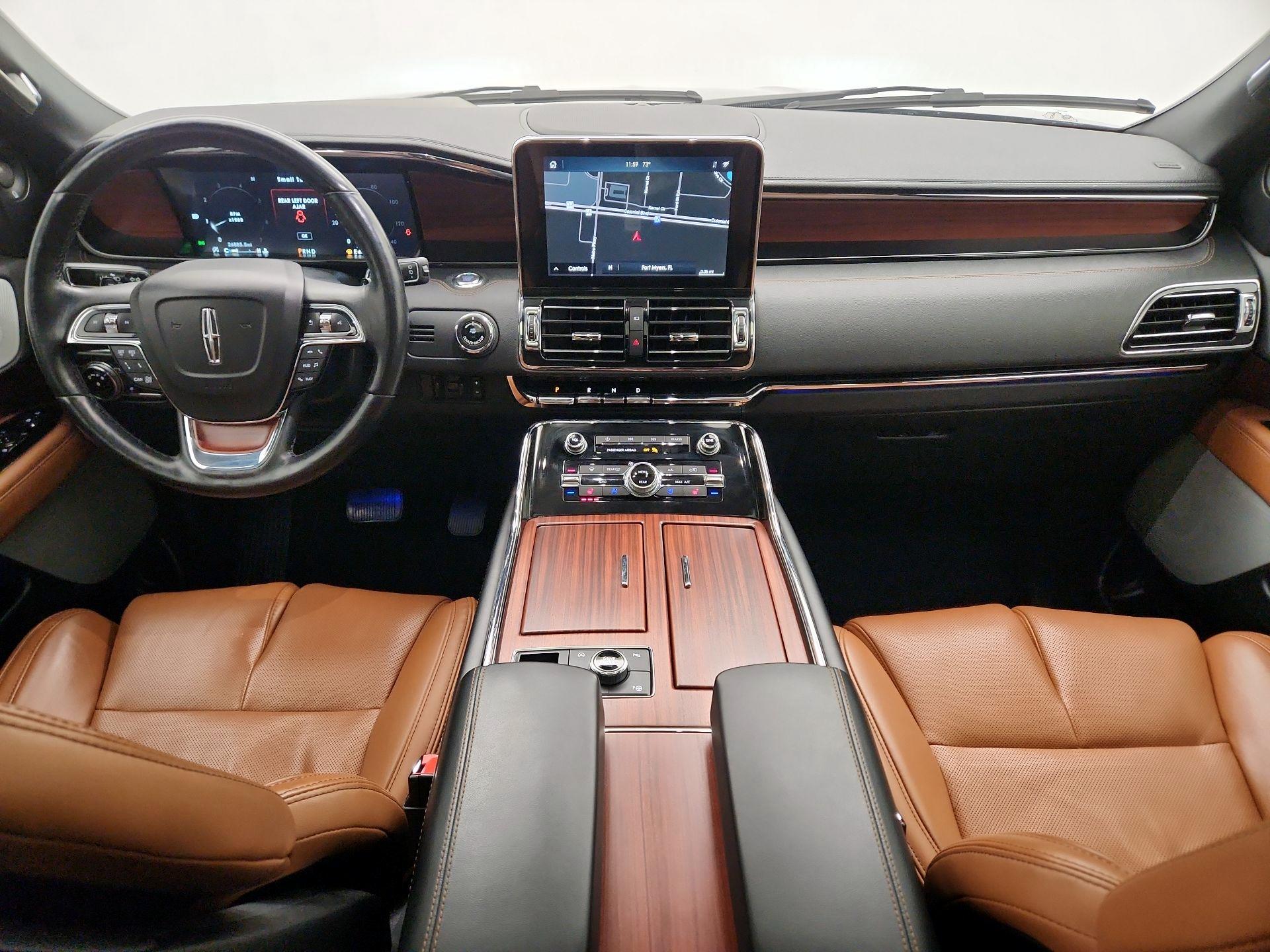 Thumbnail: 2021 Lincoln Navigator L - 9