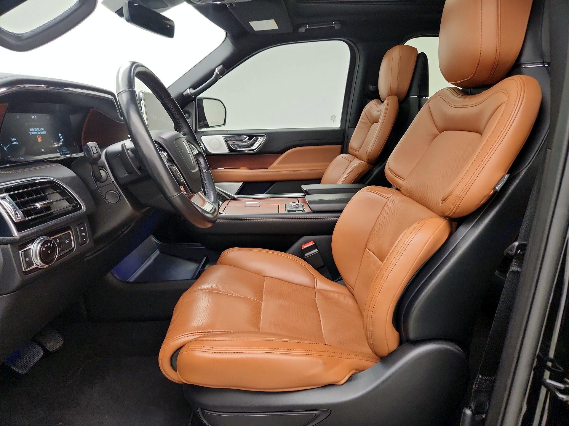 Thumbnail: 2021 Lincoln Navigator L - 11