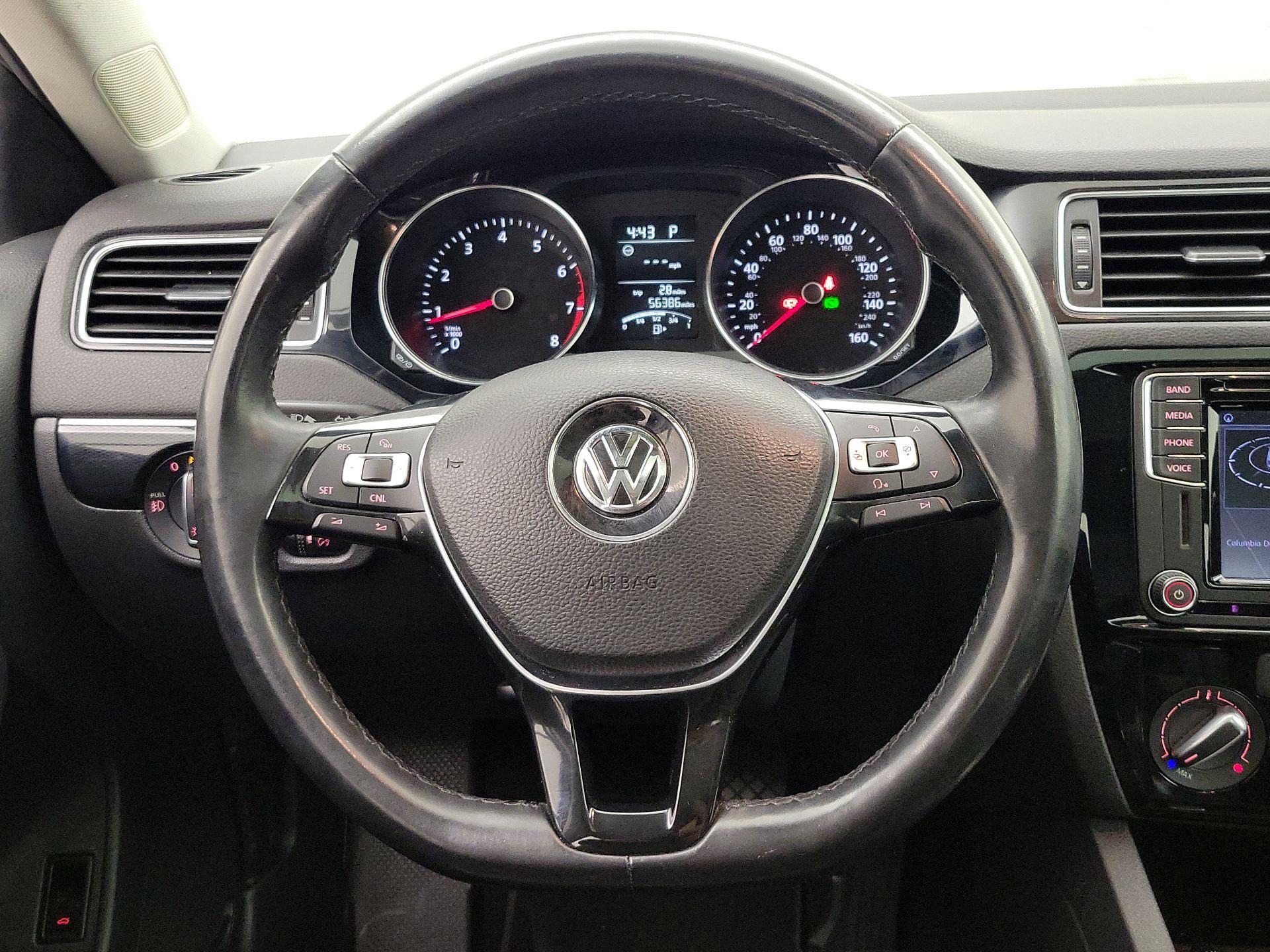 Thumbnail: 2016 Volkswagen Jetta - 10