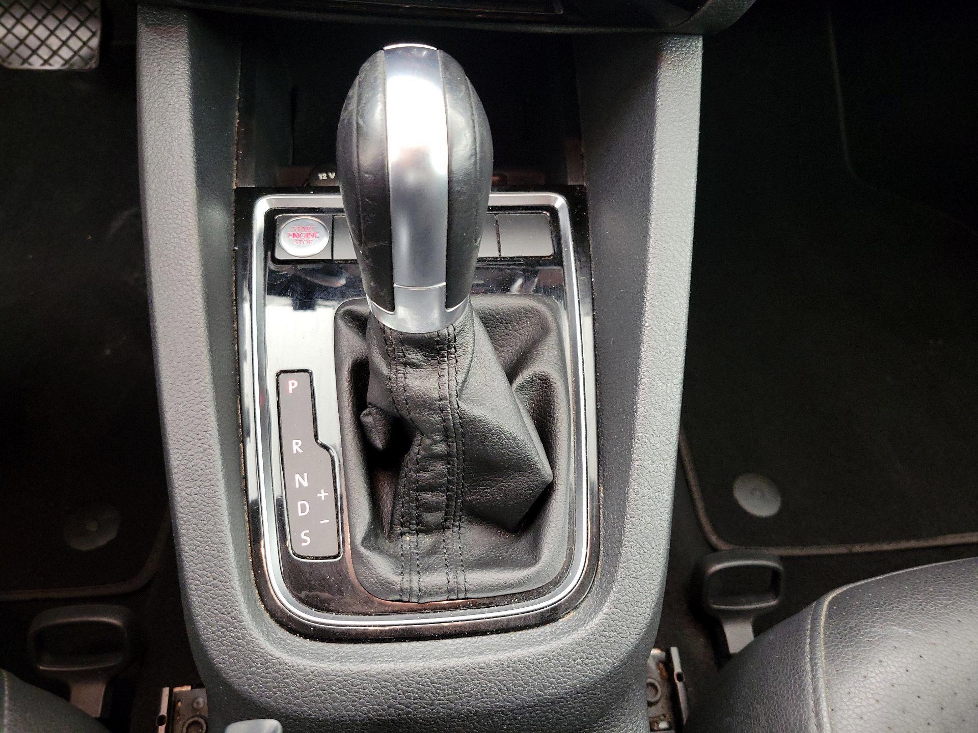 Thumbnail: 2016 Volkswagen Jetta - 17