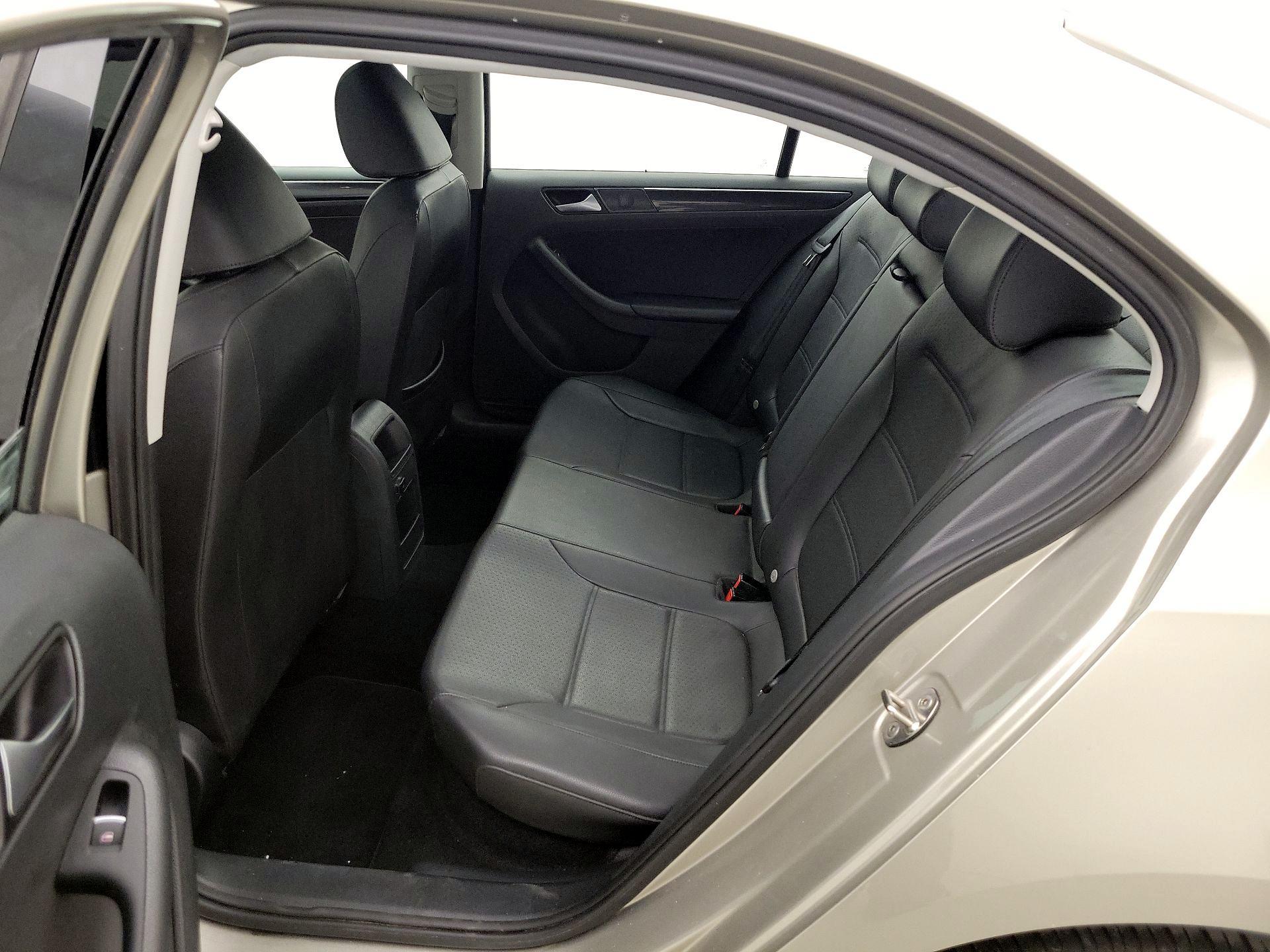 Thumbnail: 2016 Volkswagen Jetta - 20