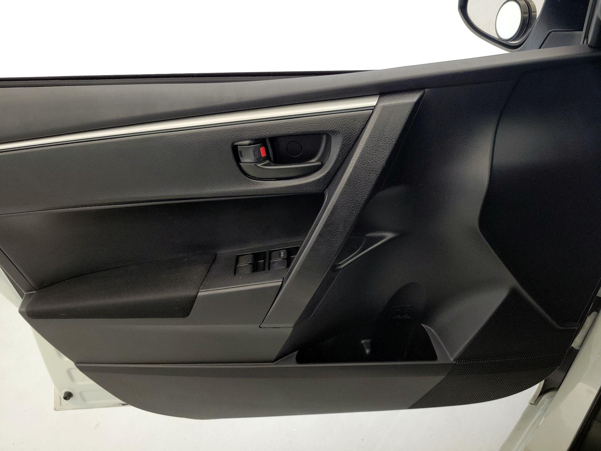 Thumbnail: 2016 Toyota Corolla - 12