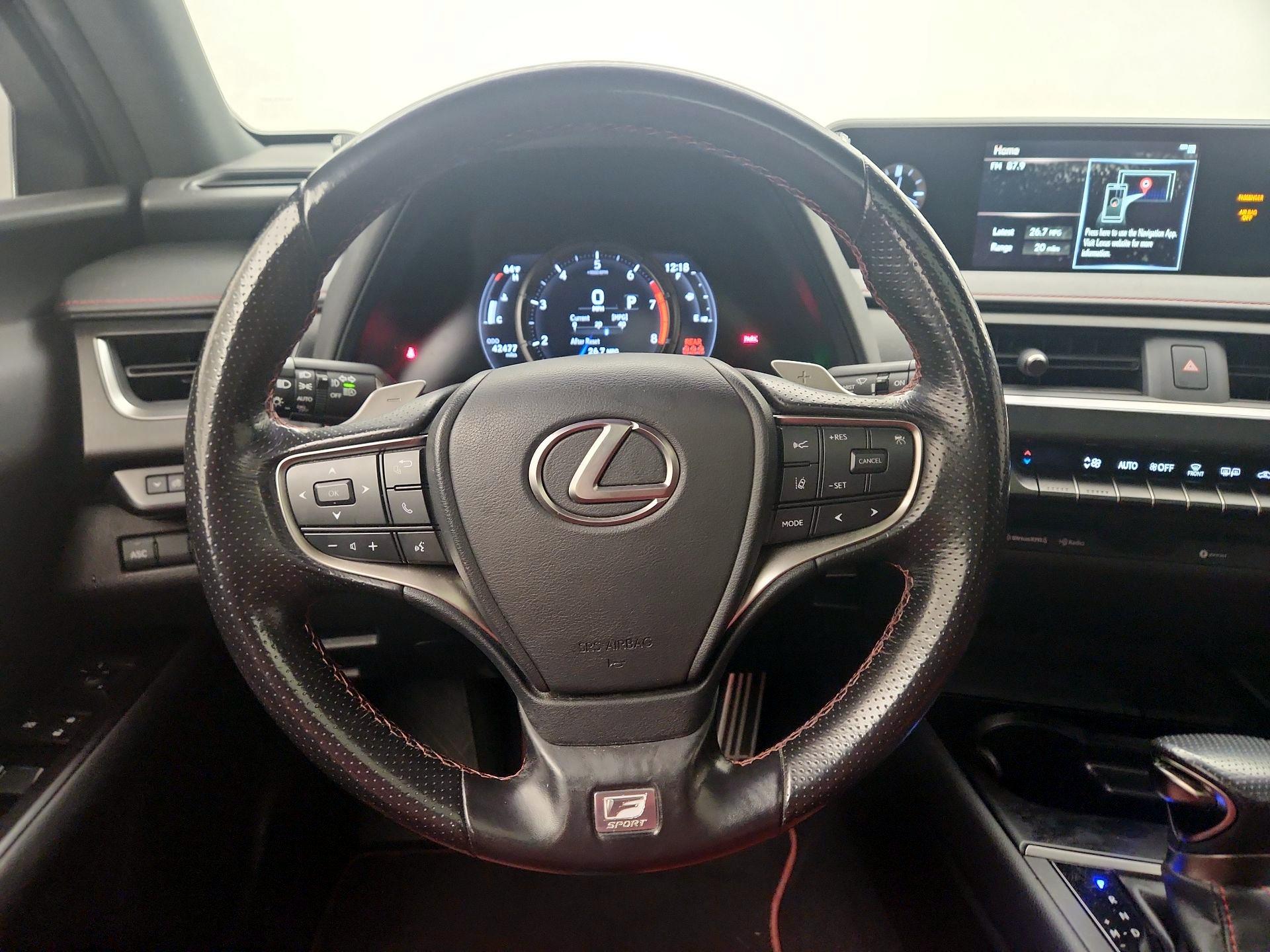 Thumbnail: 2022 Lexus UX - 10