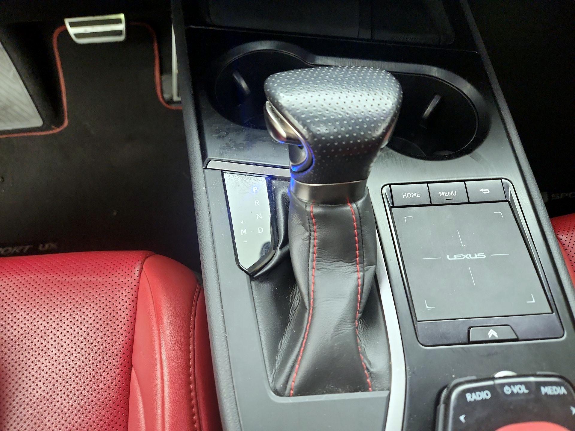 Thumbnail: 2022 Lexus UX - 17