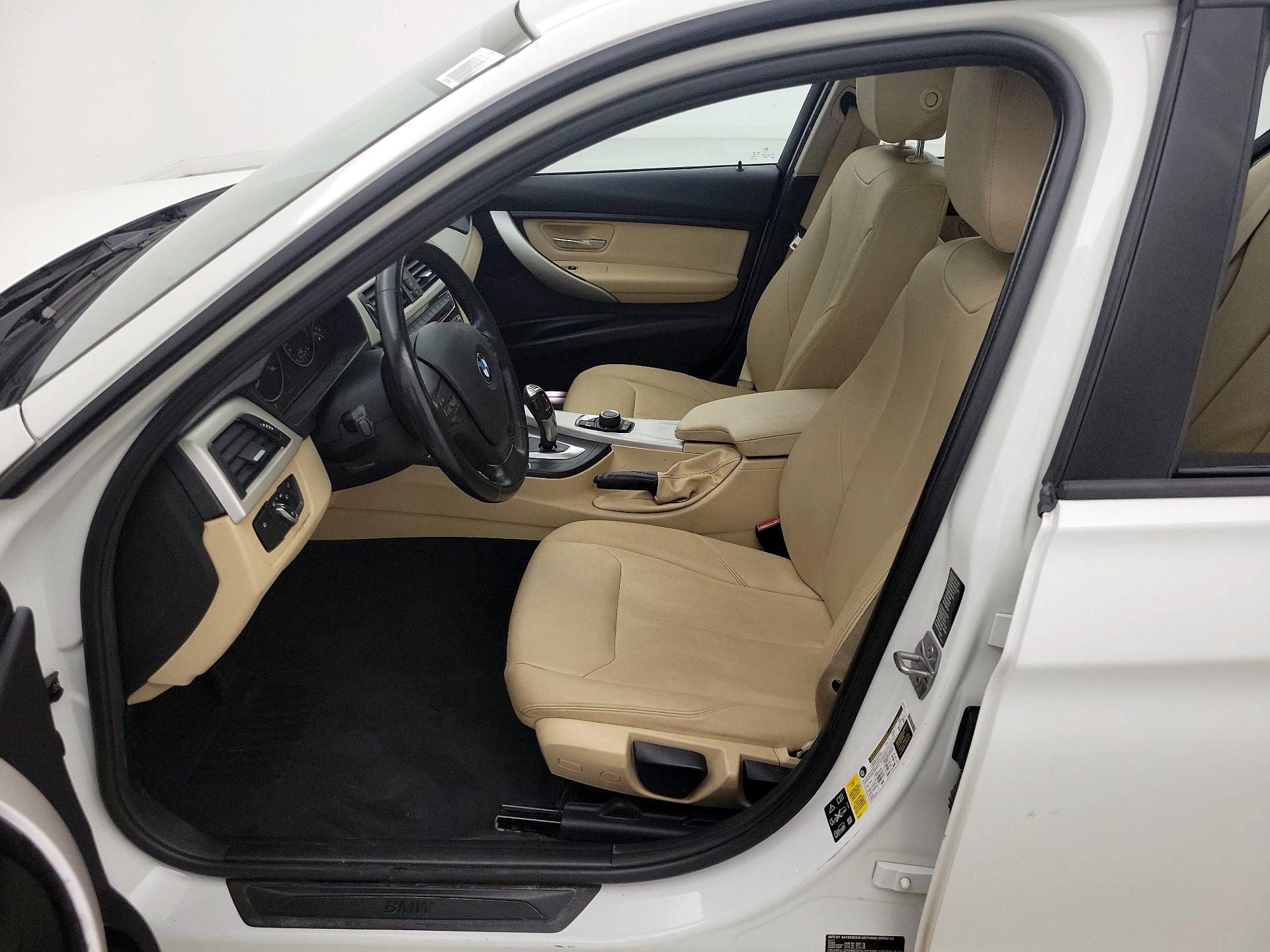 Thumbnail: 2017 BMW 3 Series - 11