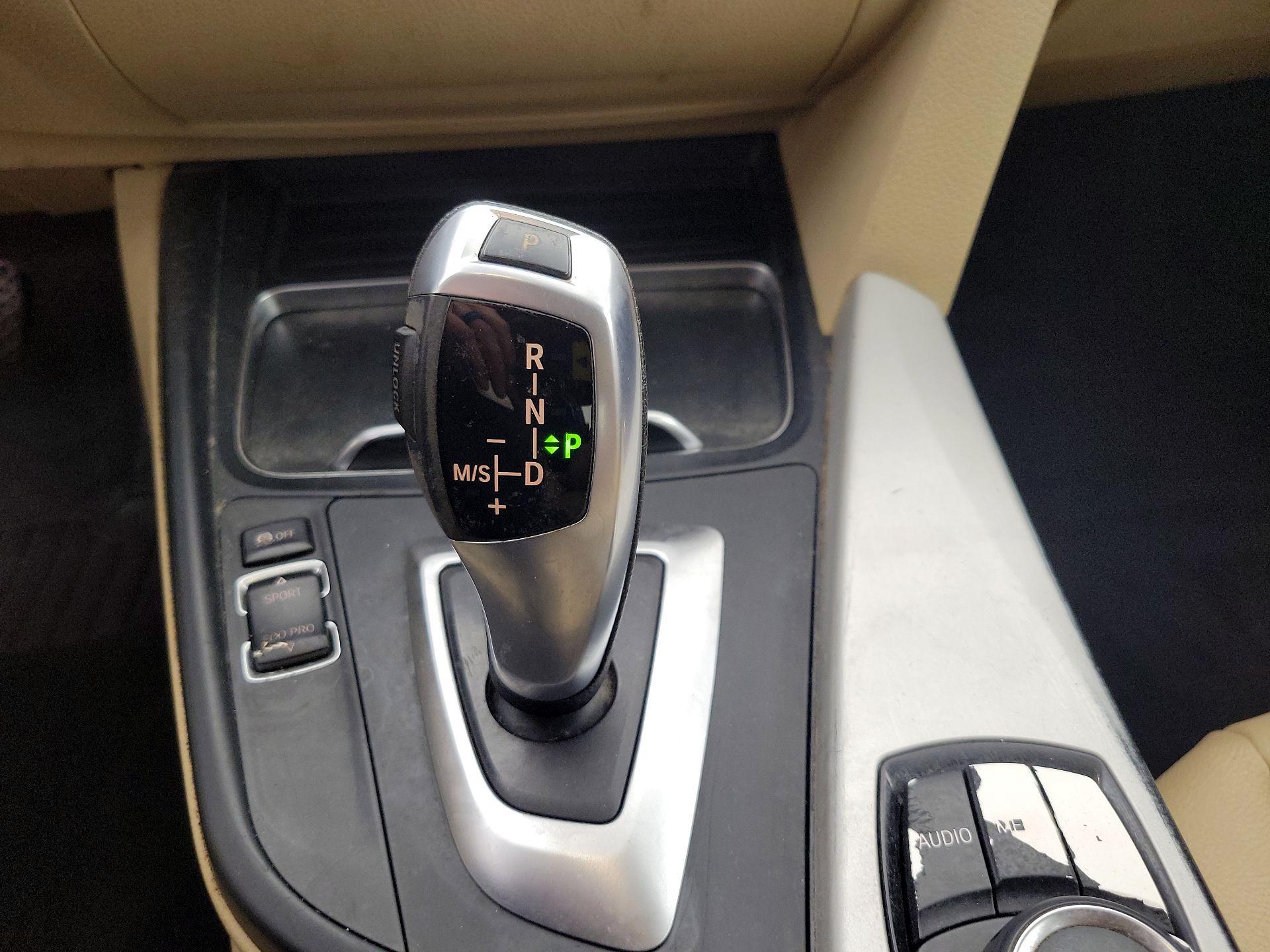 Thumbnail: 2017 BMW 3 Series - 16