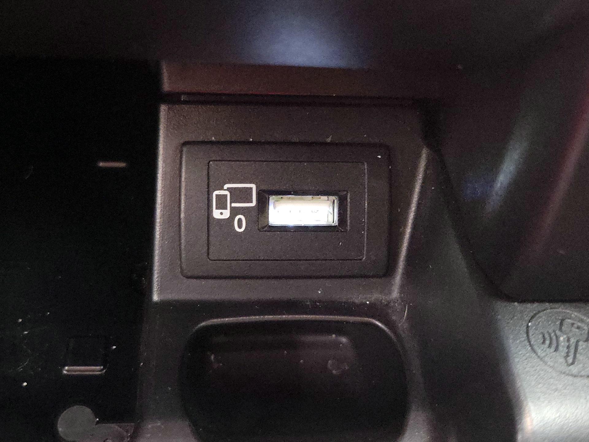 Thumbnail: 2018 Mercedes-Benz E-Class - 19