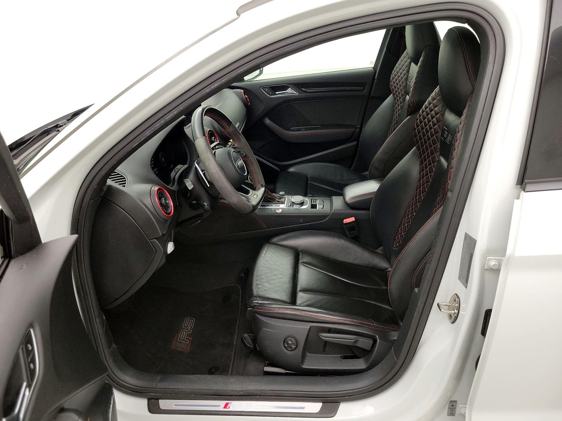 Thumbnail: 2018 Audi RS 3 - 11