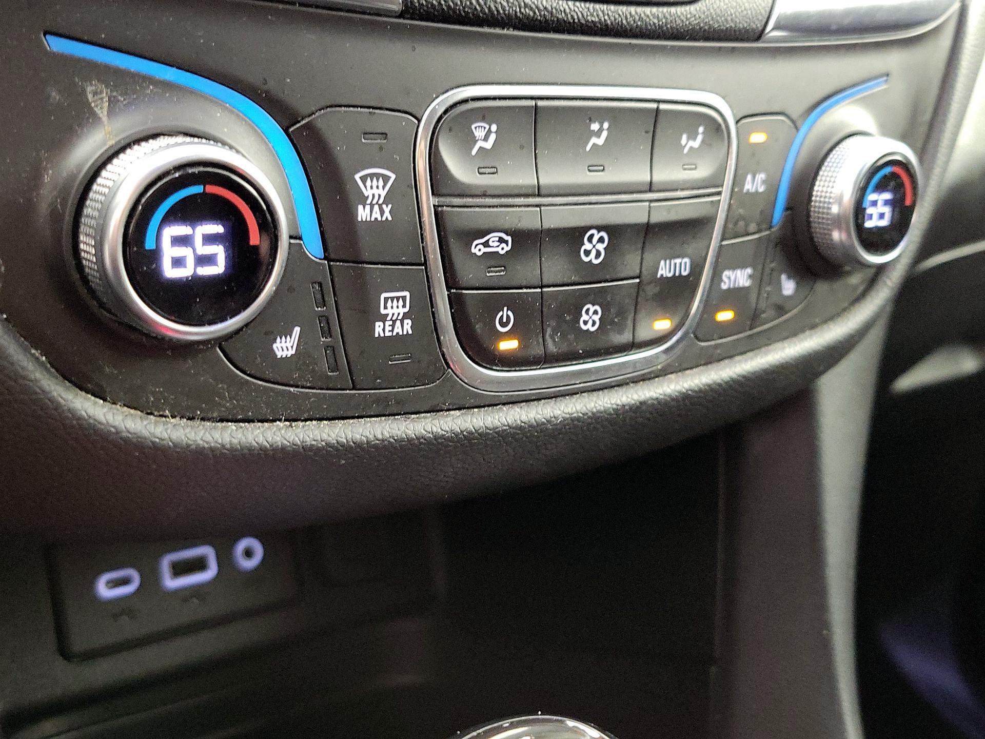 Thumbnail: 2019 Chevrolet Equinox - 16