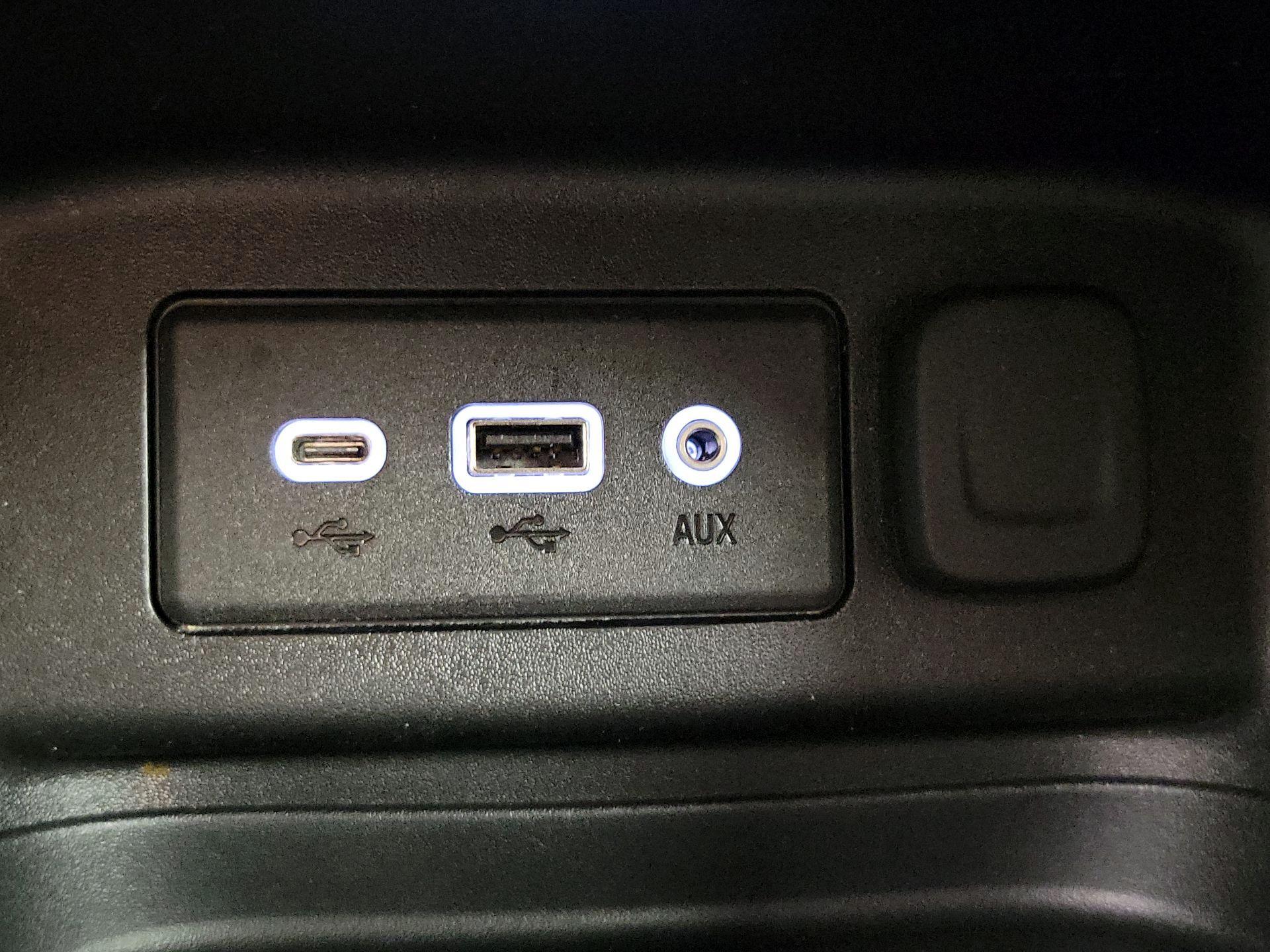 Thumbnail: 2019 Chevrolet Equinox - 18