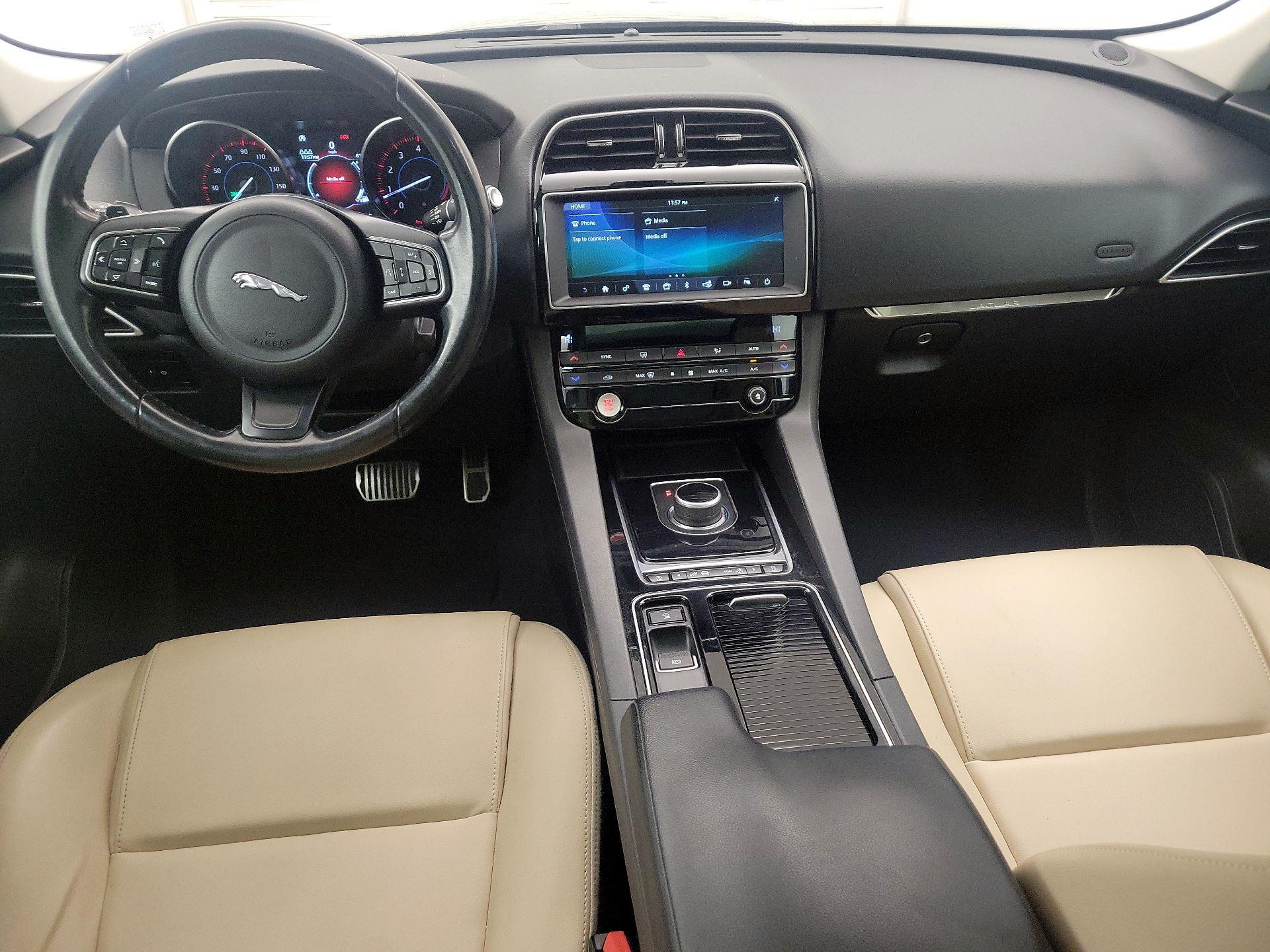 Thumbnail: 2019 Jaguar F-Pace - 9