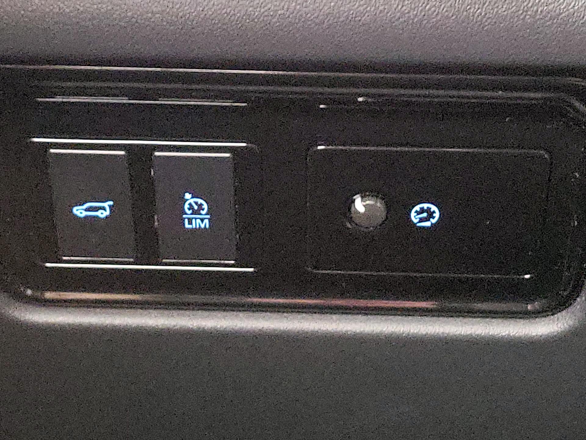 Thumbnail: 2019 Jaguar F-Pace - 13