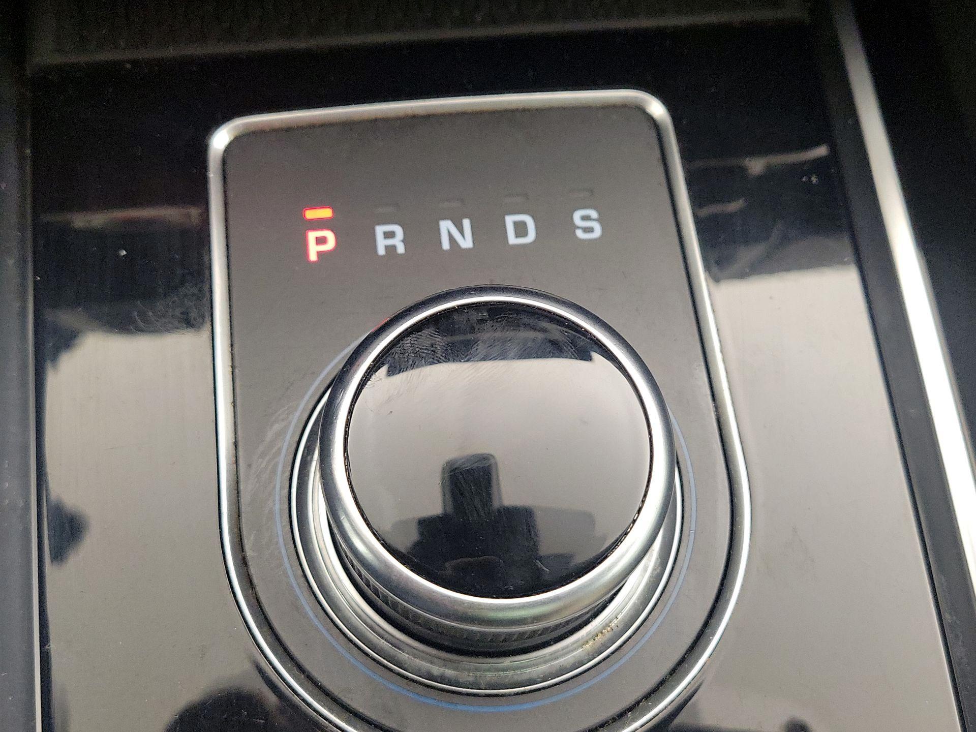 Thumbnail: 2019 Jaguar F-Pace - 17