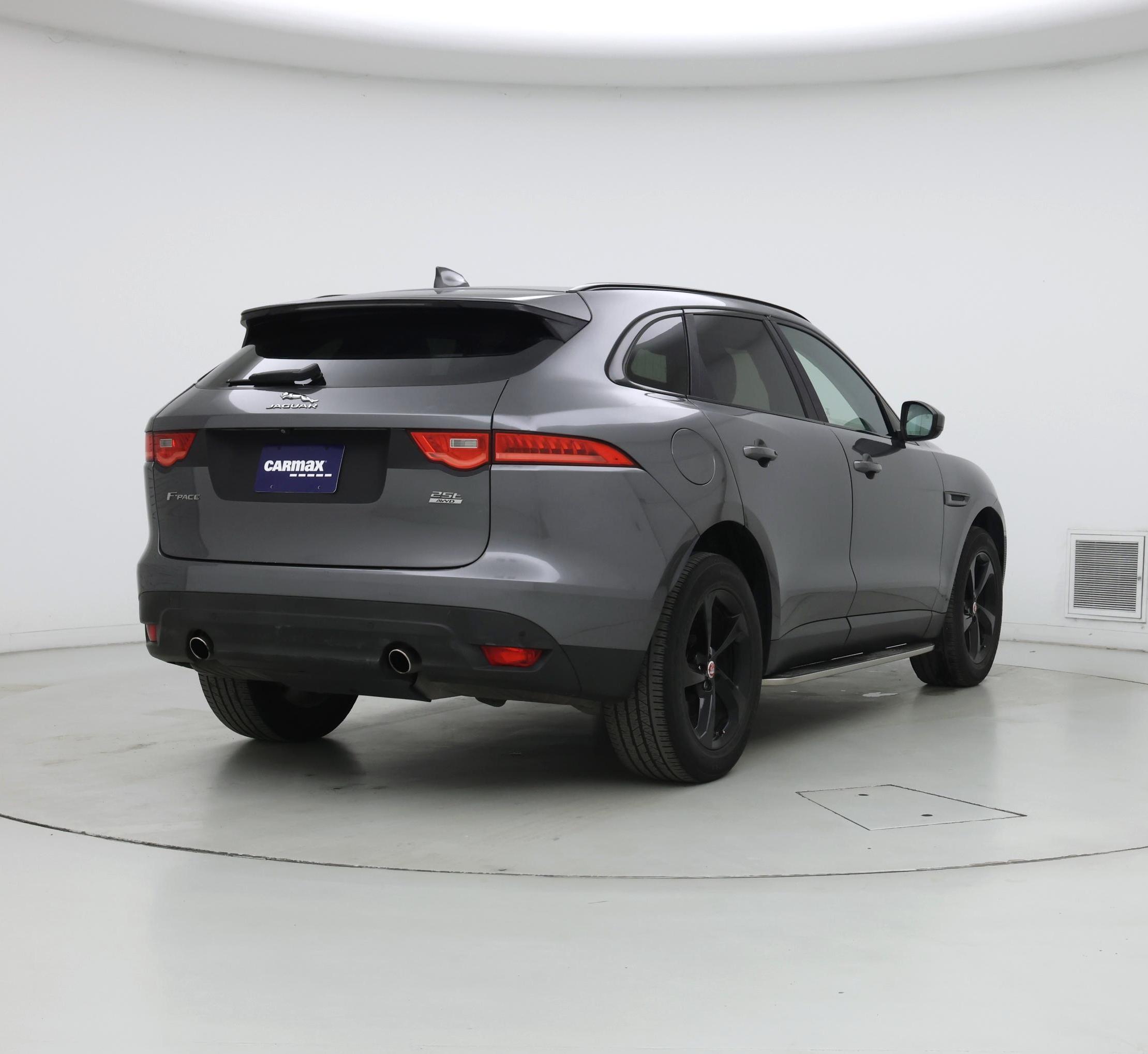 Thumbnail: 2019 Jaguar F-Pace - 8