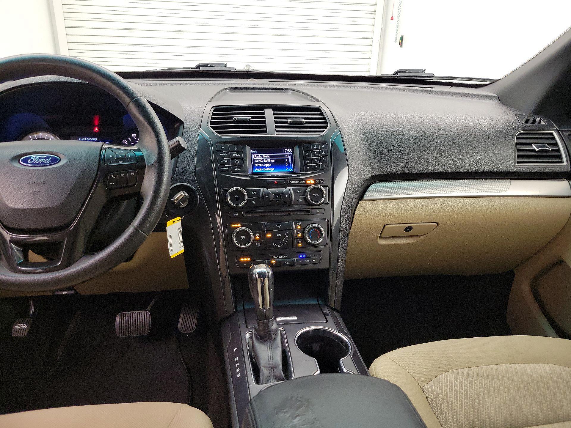 Thumbnail: 2017 Ford Explorer - 9