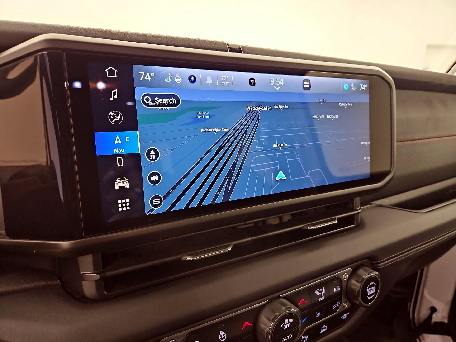 Thumbnail: 2024 Jeep Gladiator - 14