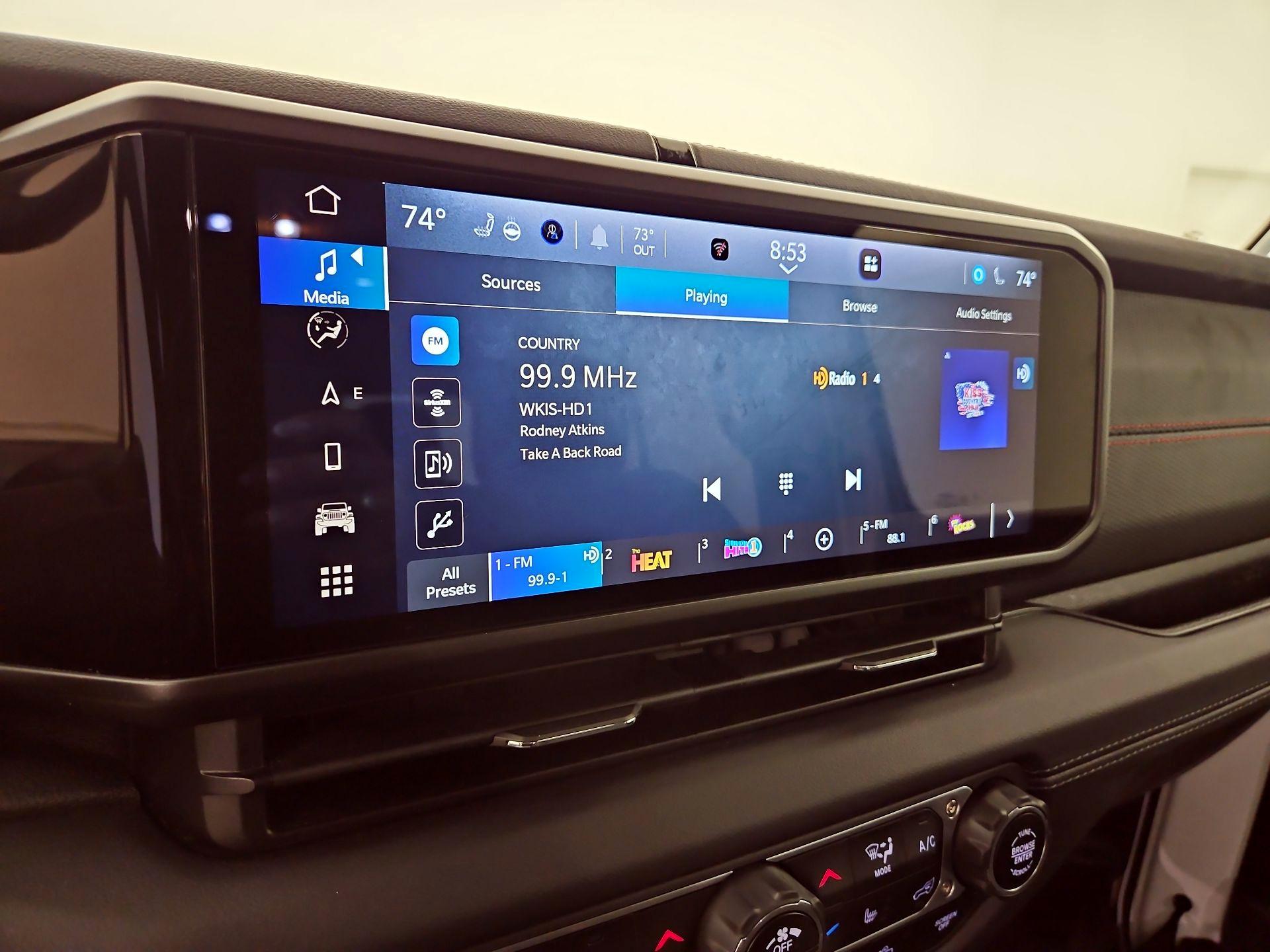 Thumbnail: 2024 Jeep Gladiator - 16