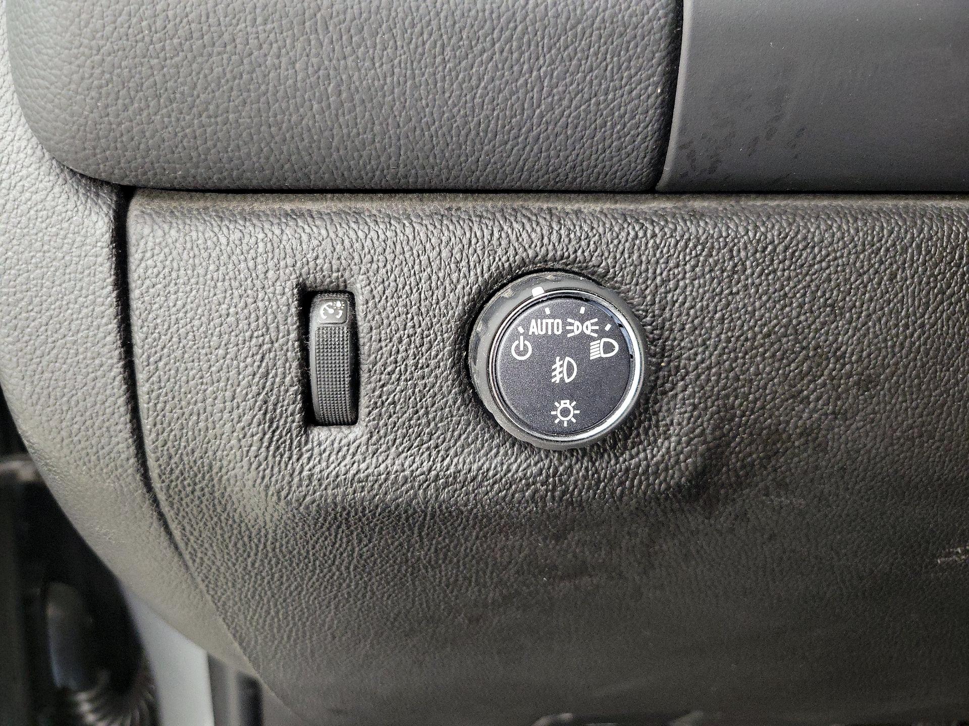 Thumbnail: 2021 Chevrolet Colorado - 13