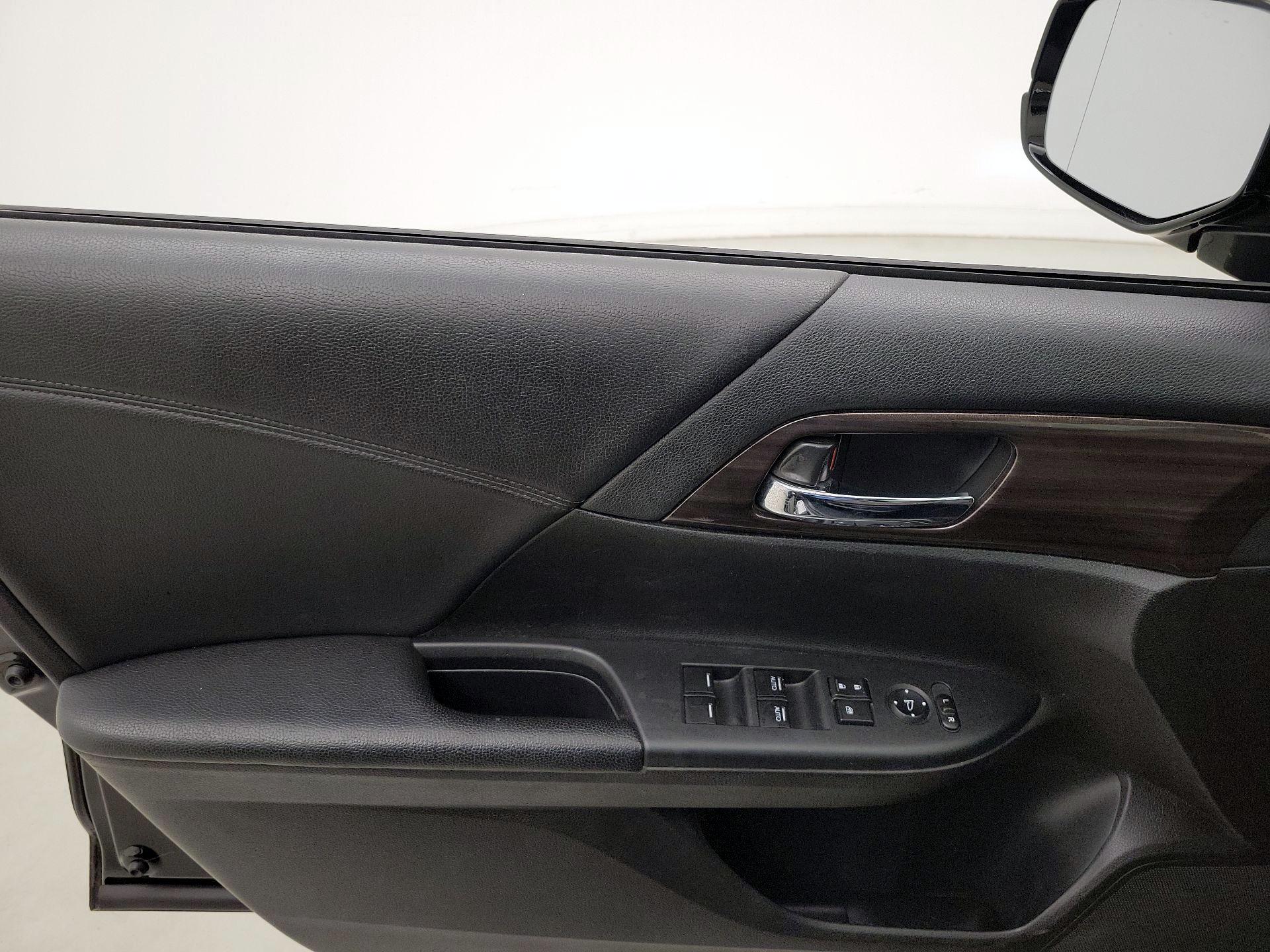 Thumbnail: 2016 Honda Accord - 12