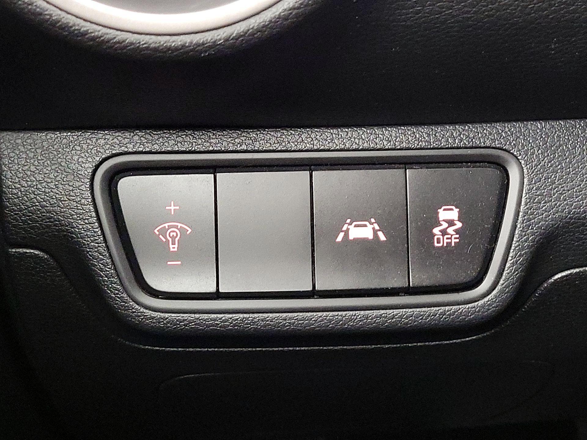 Thumbnail: 2021 Kia Forte - 13