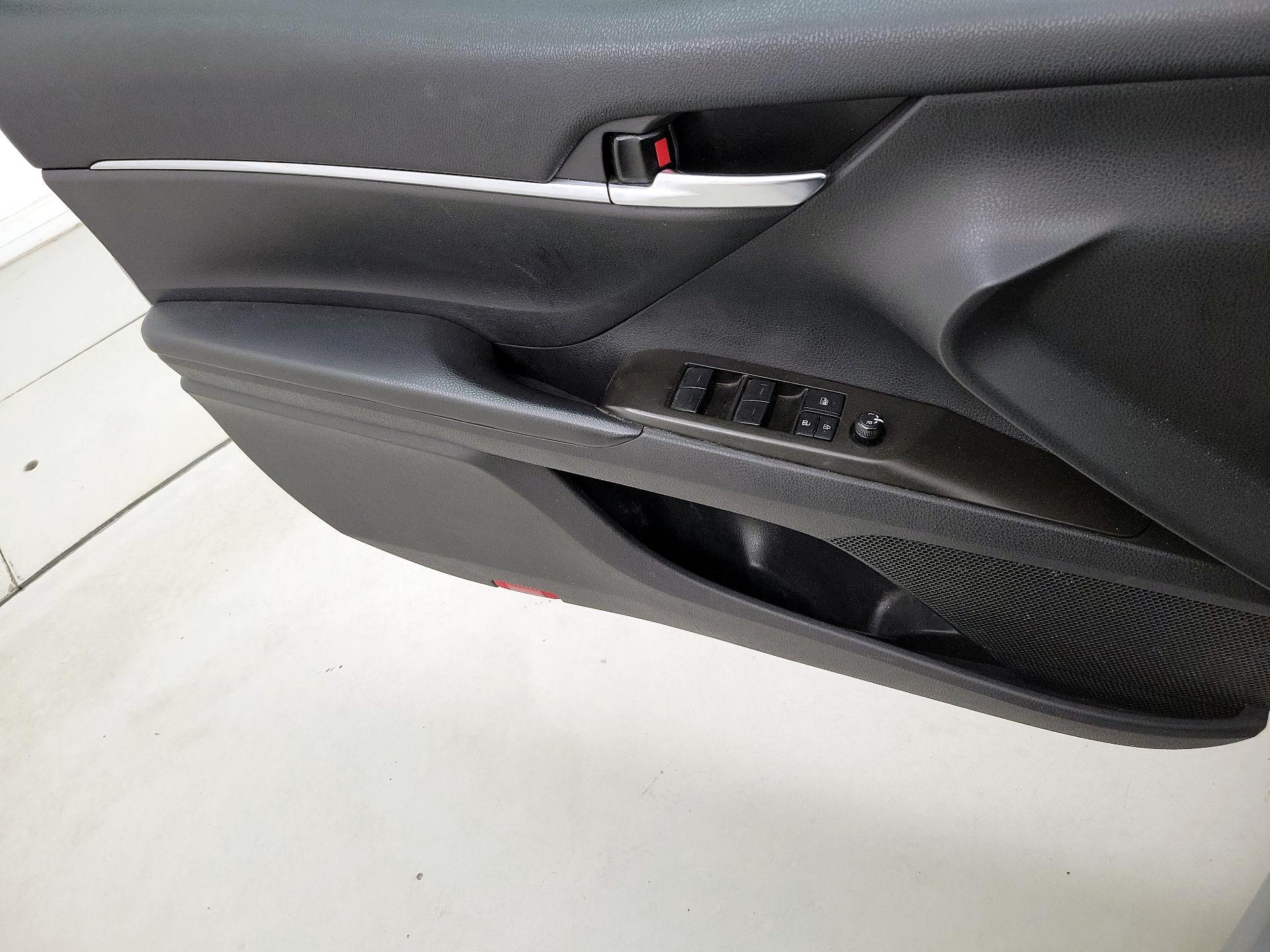 Thumbnail: 2022 Toyota Camry - 12