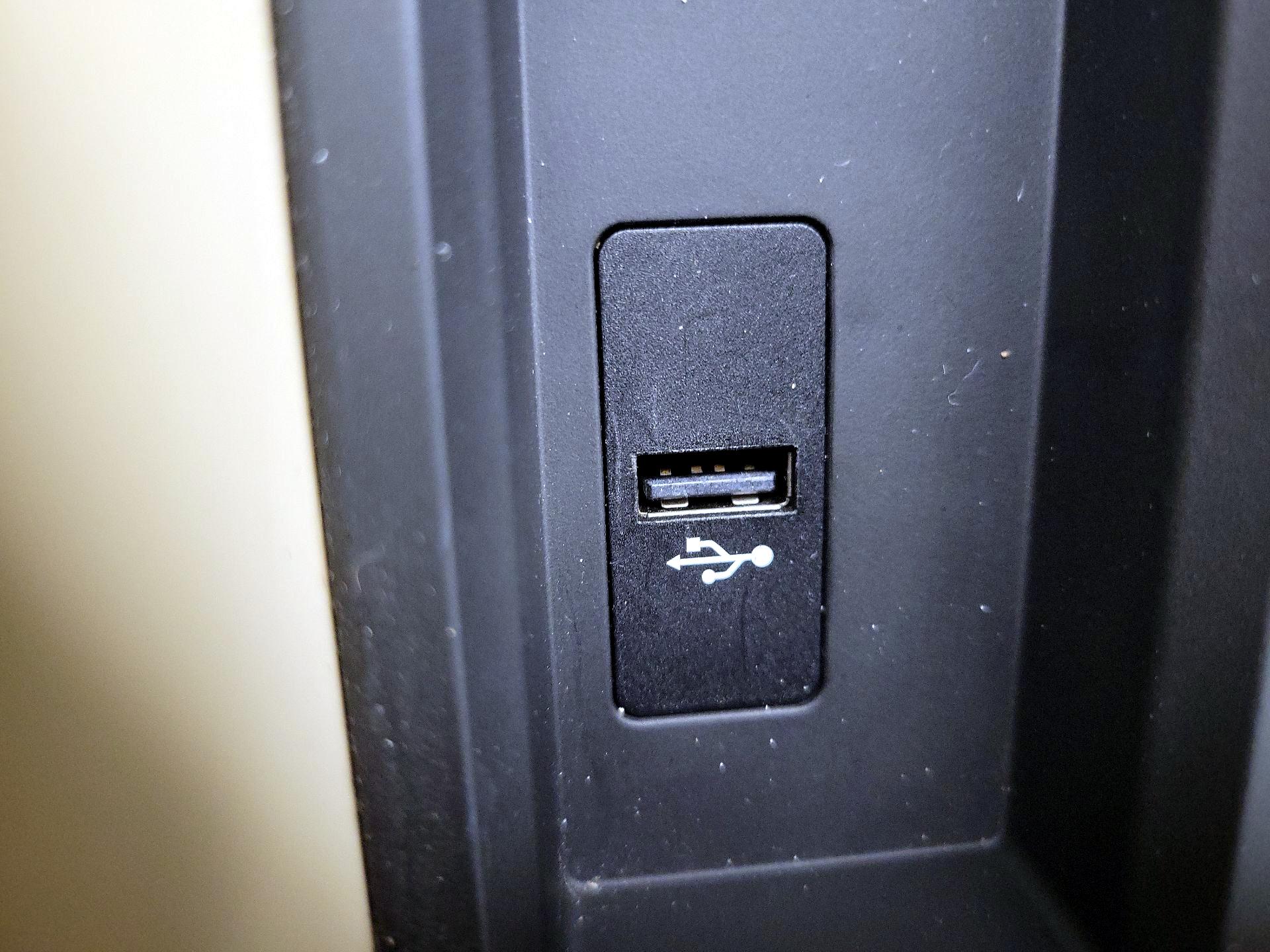 Thumbnail: 2018 BMW 3 Series - 18