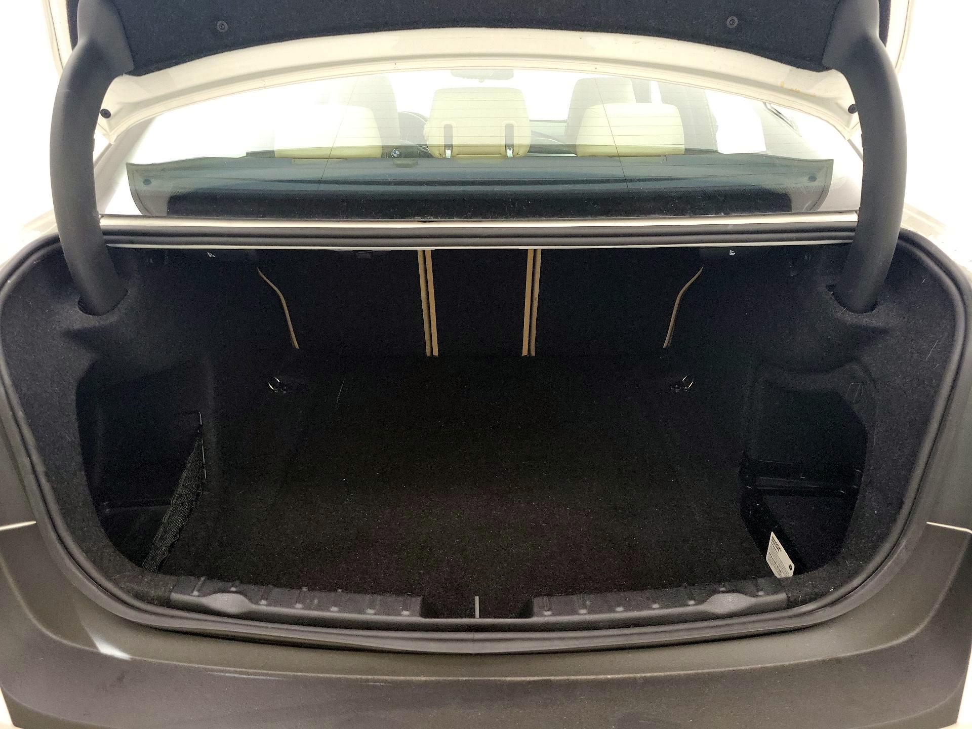 Thumbnail: 2018 BMW 3 Series - 20