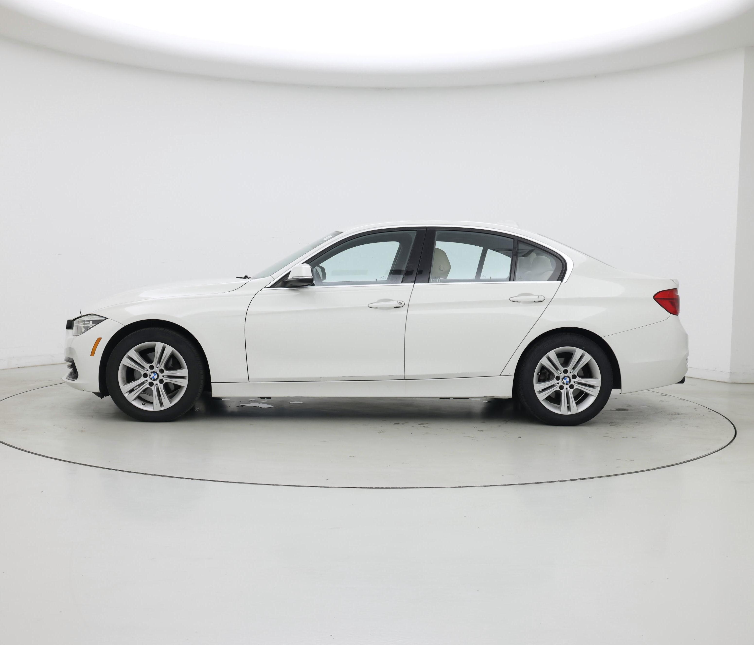 Thumbnail: 2018 BMW 3 Series - 3