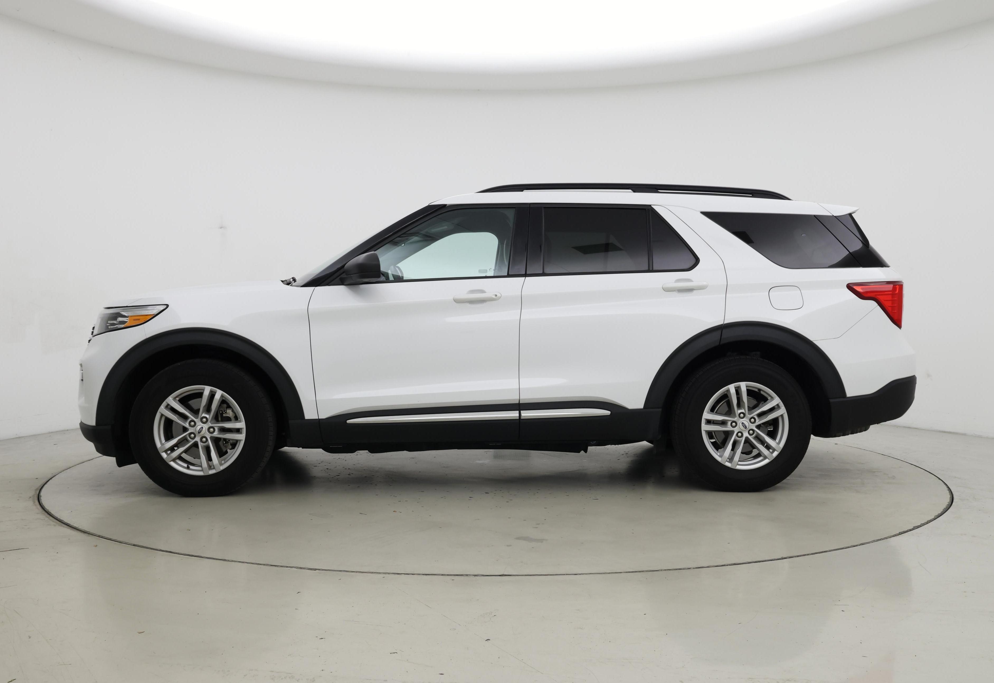 Thumbnail: 2021 Ford Explorer - 3
