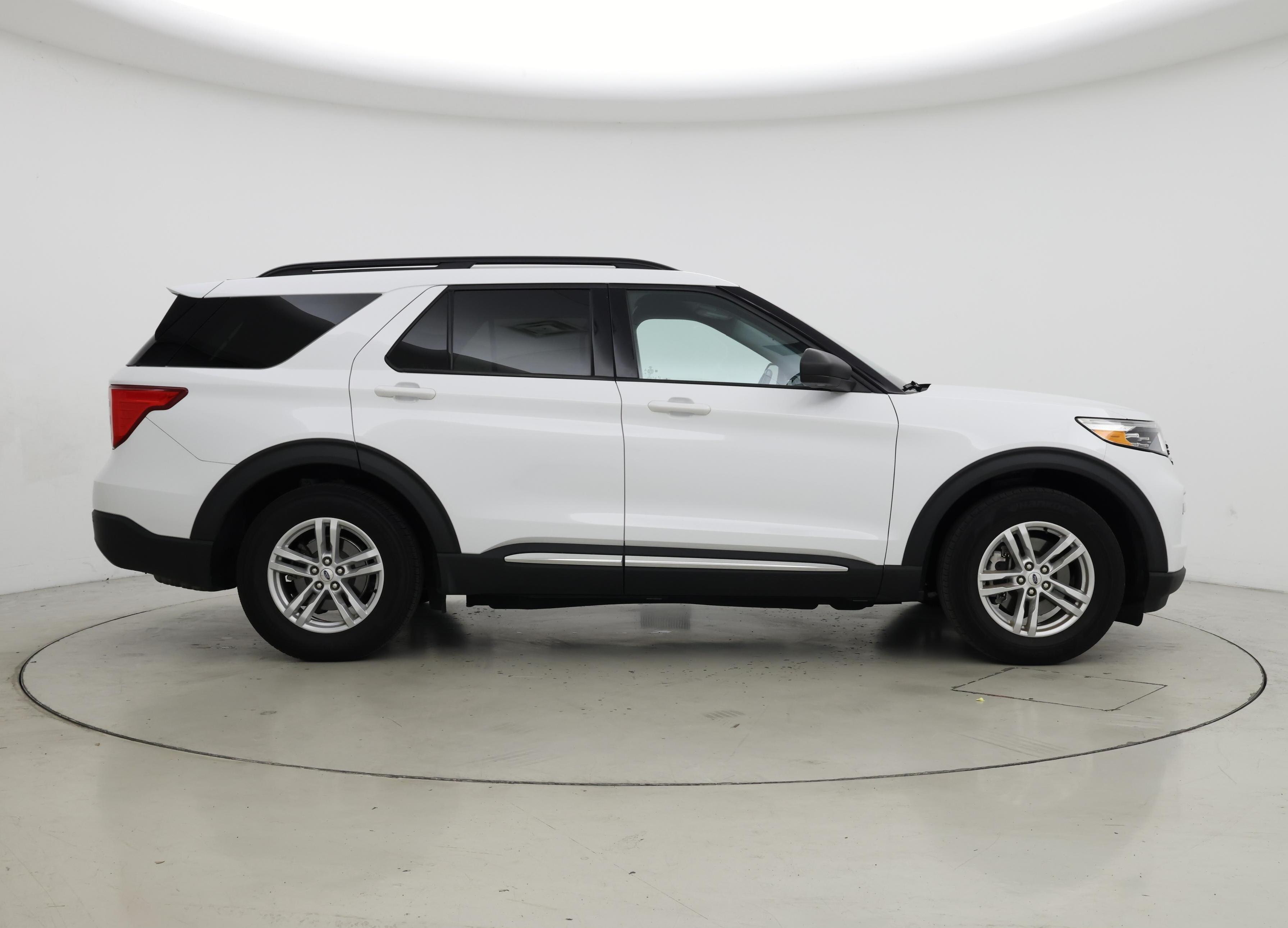 Thumbnail: 2021 Ford Explorer - 7