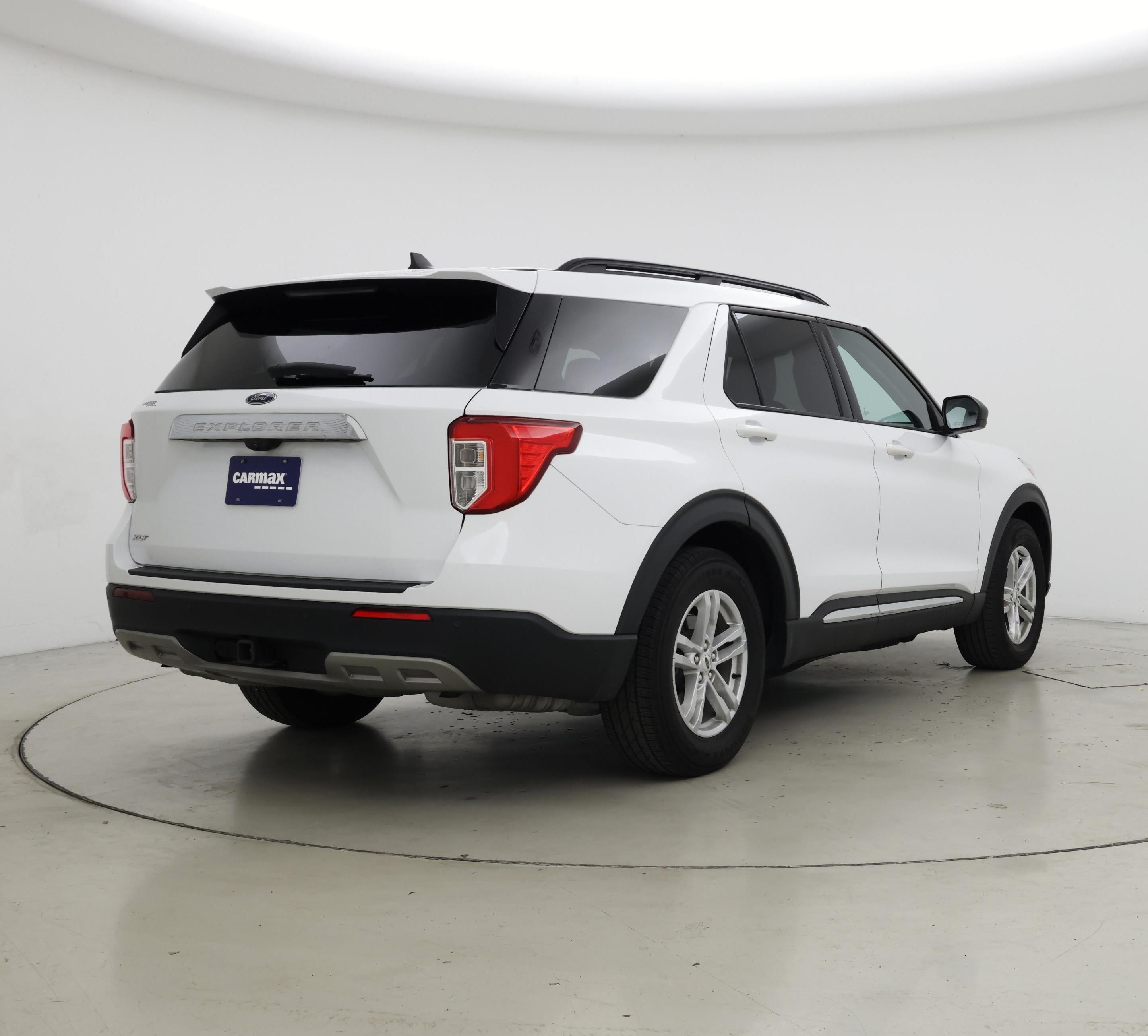 Thumbnail: 2021 Ford Explorer - 8