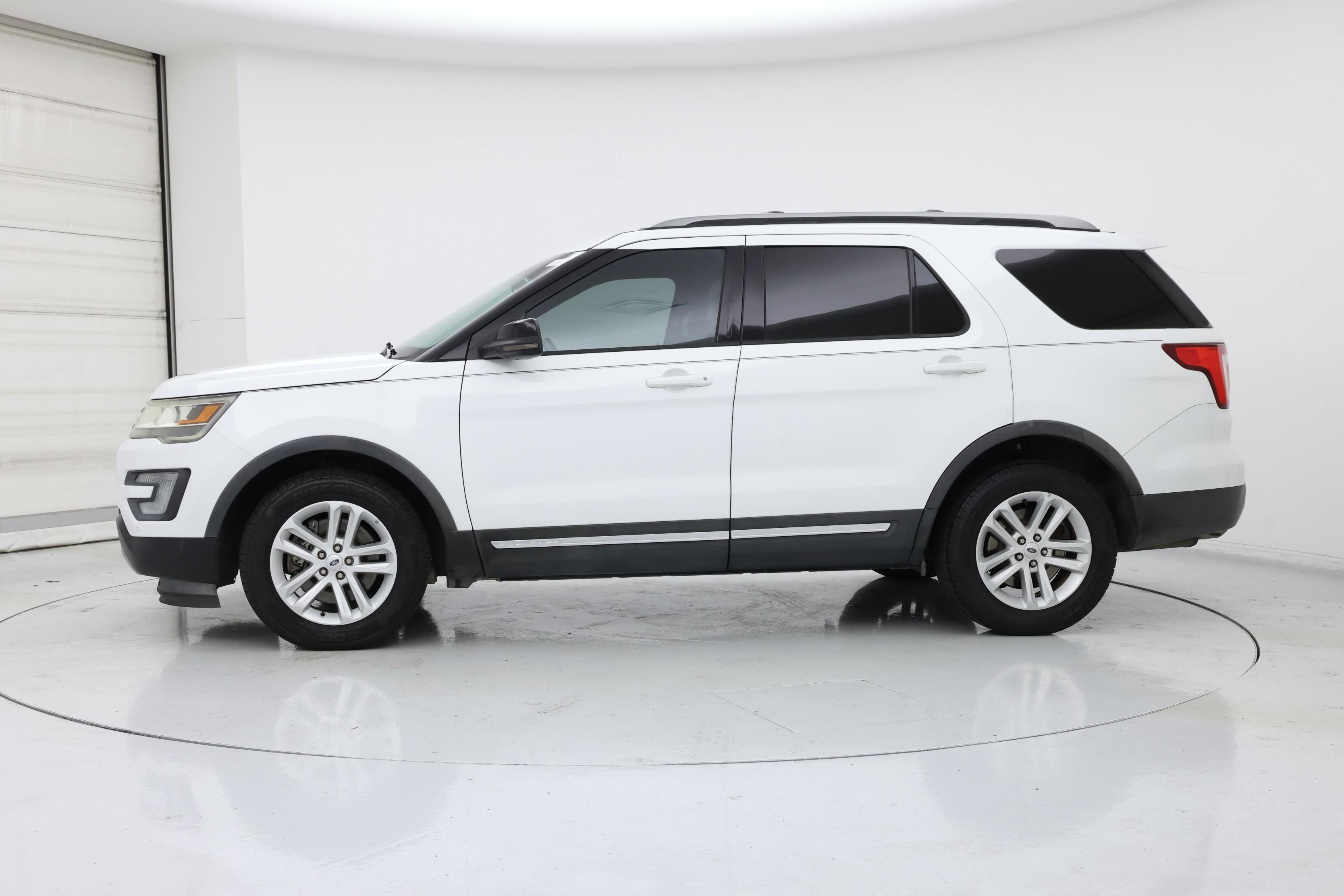 Thumbnail: 2017 Ford Explorer - 3