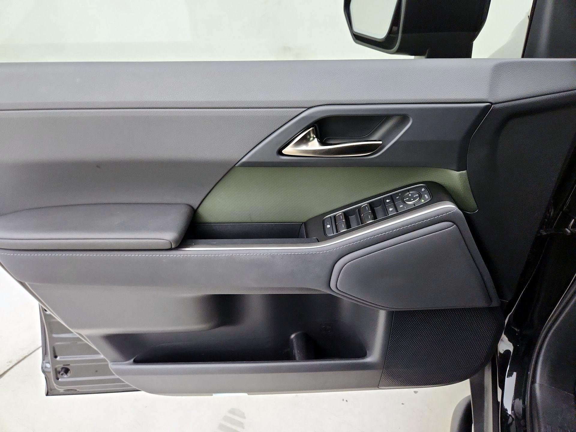 Thumbnail: 2025 Lexus GX - 12