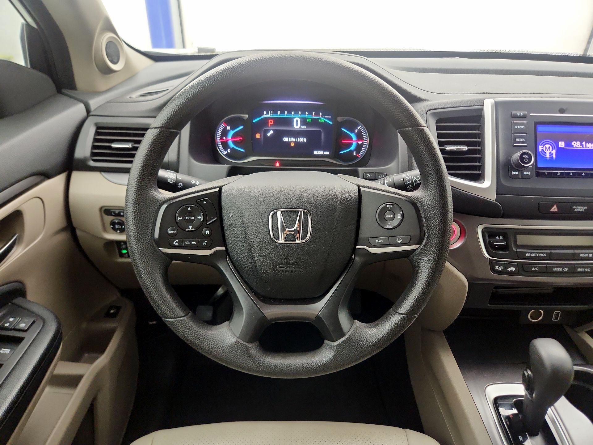 Thumbnail: 2019 Honda Pilot - 10