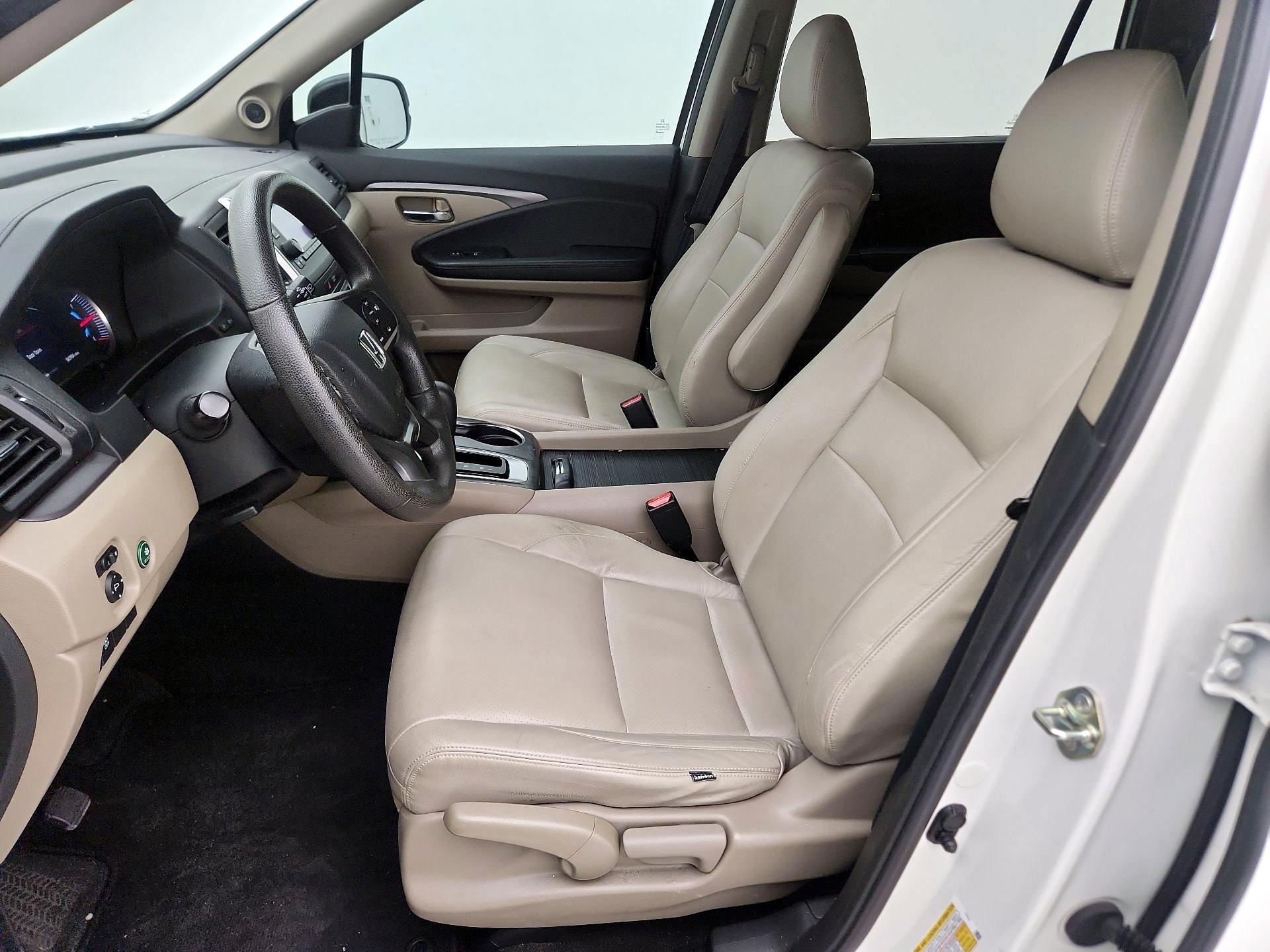 Thumbnail: 2019 Honda Pilot - 11