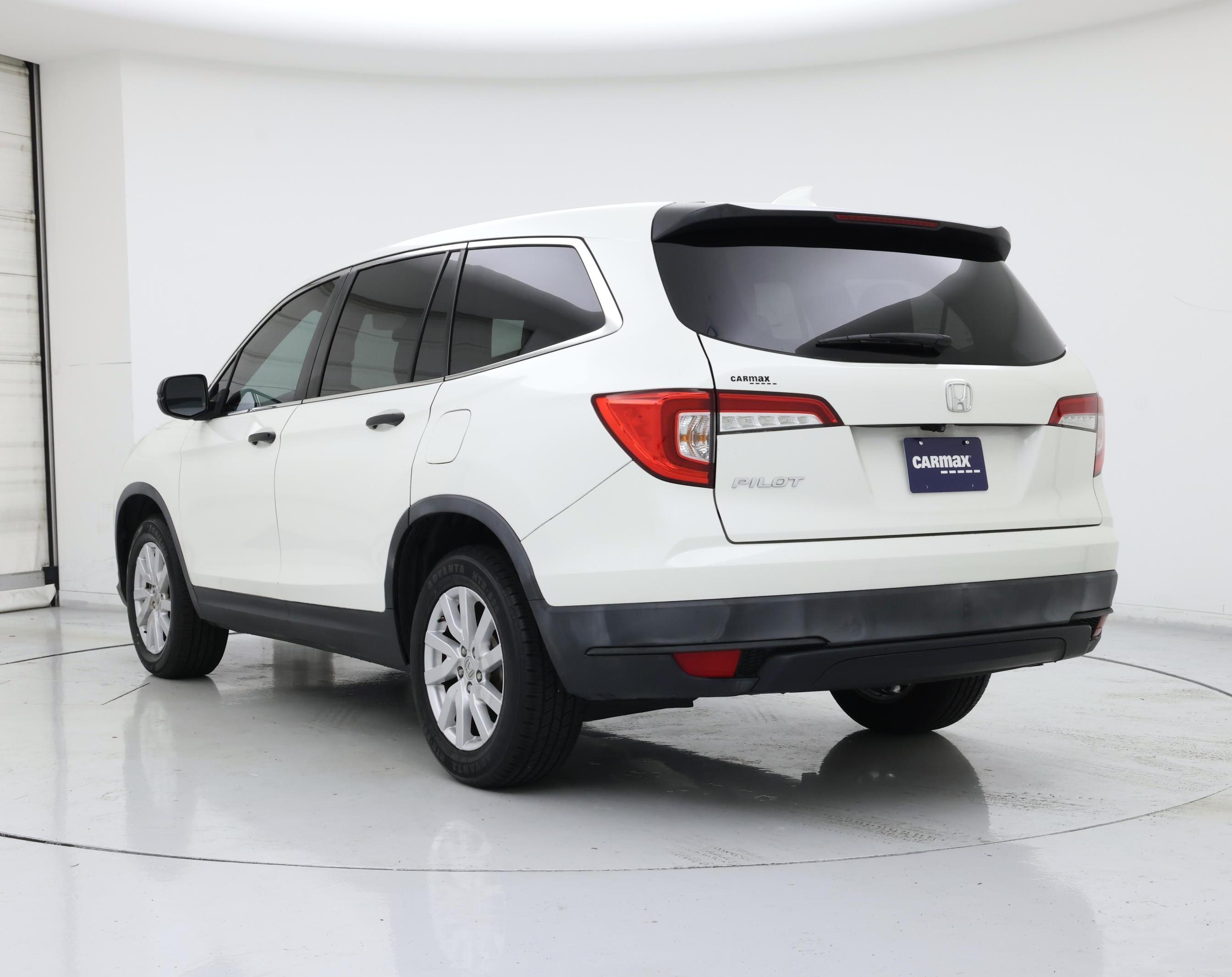 Thumbnail: 2019 Honda Pilot - 2