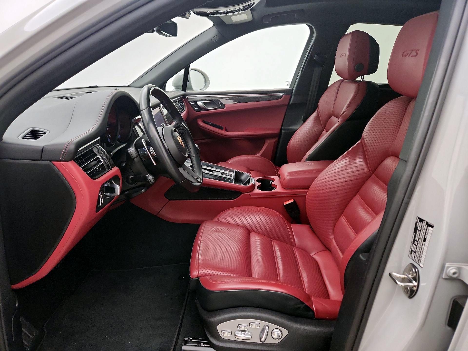 Thumbnail: 2023 Porsche Macan - 11