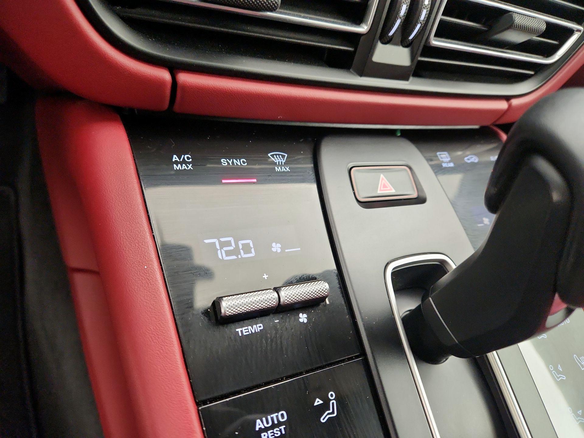 Thumbnail: 2023 Porsche Macan - 17